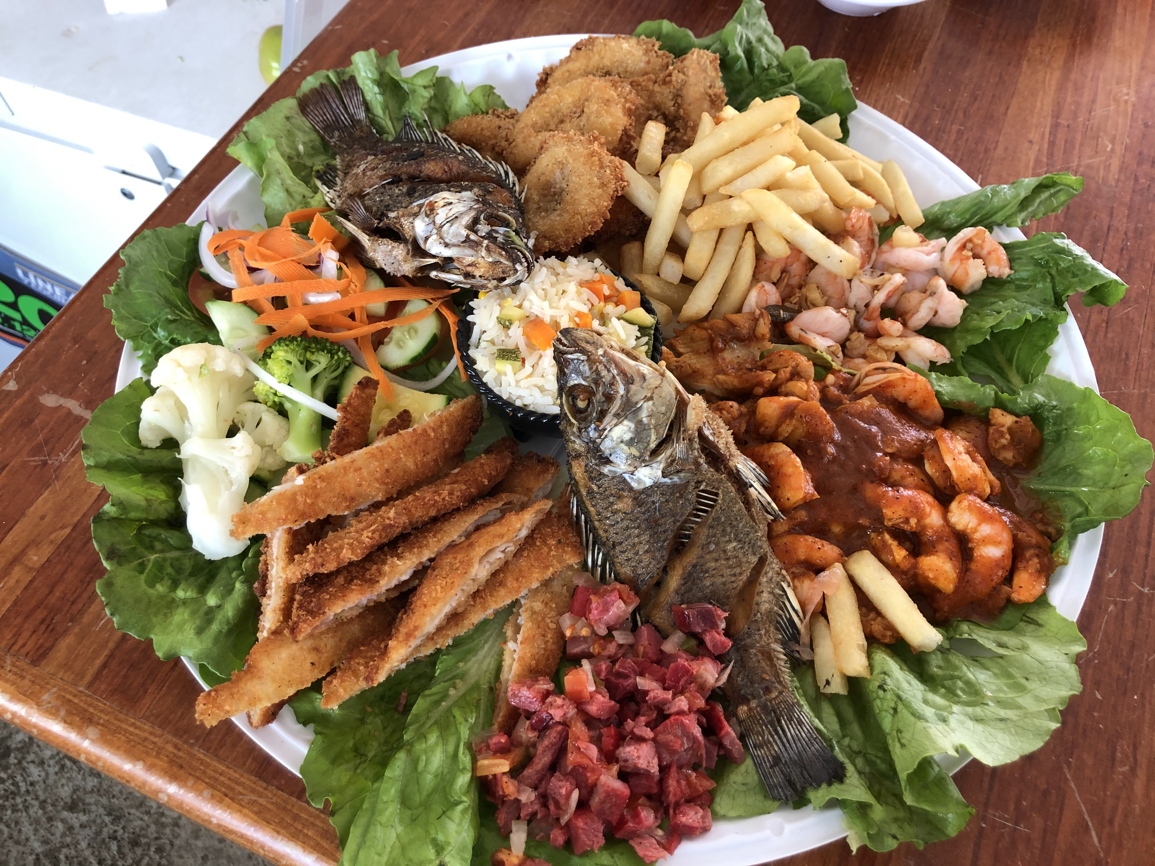 La mojarra dorada restaurant image 4