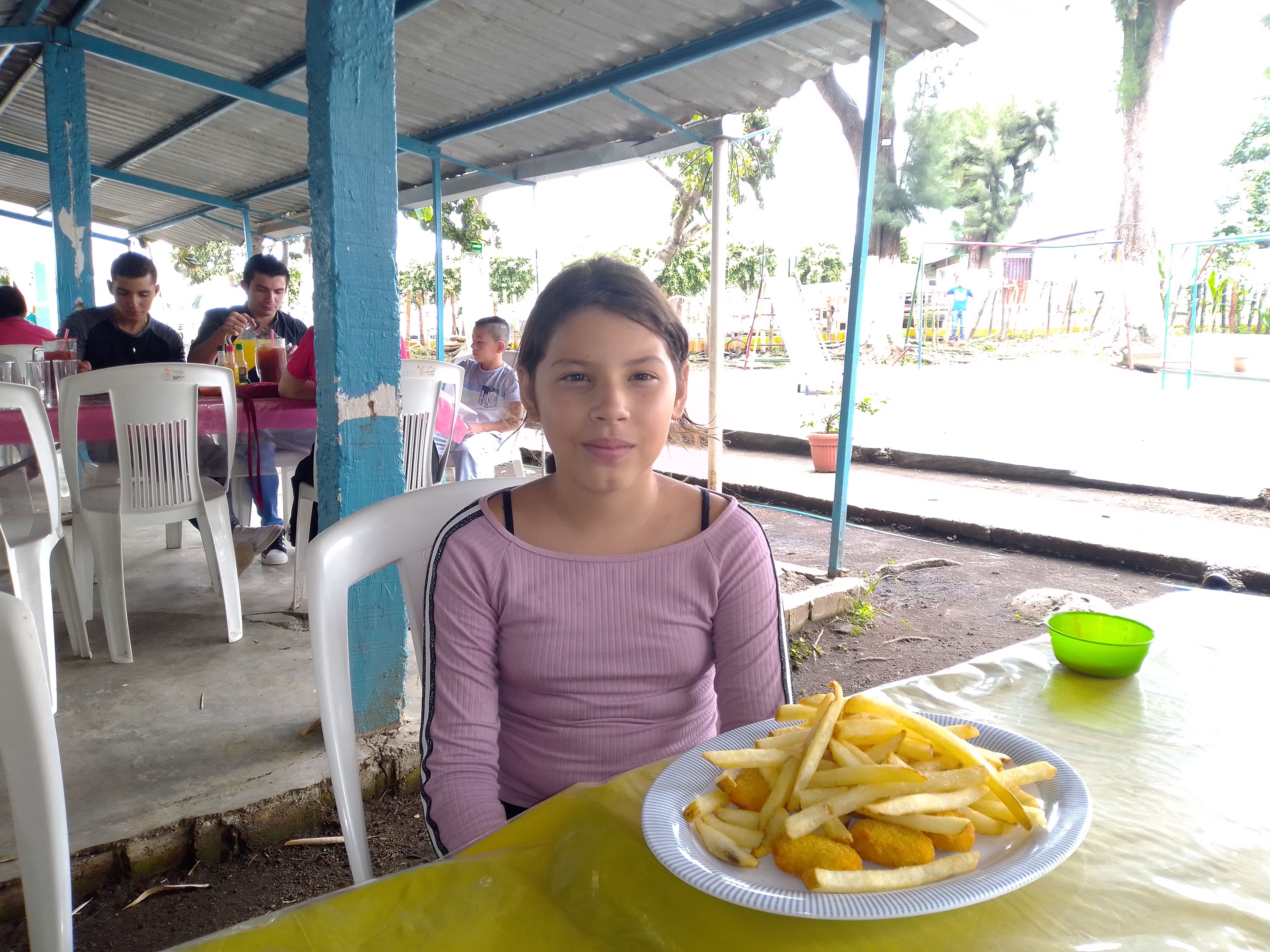 La mojarra dorada restaurant image 5