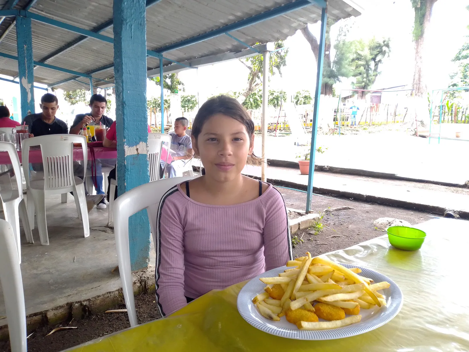 La mojarra dorada restaurant image 5