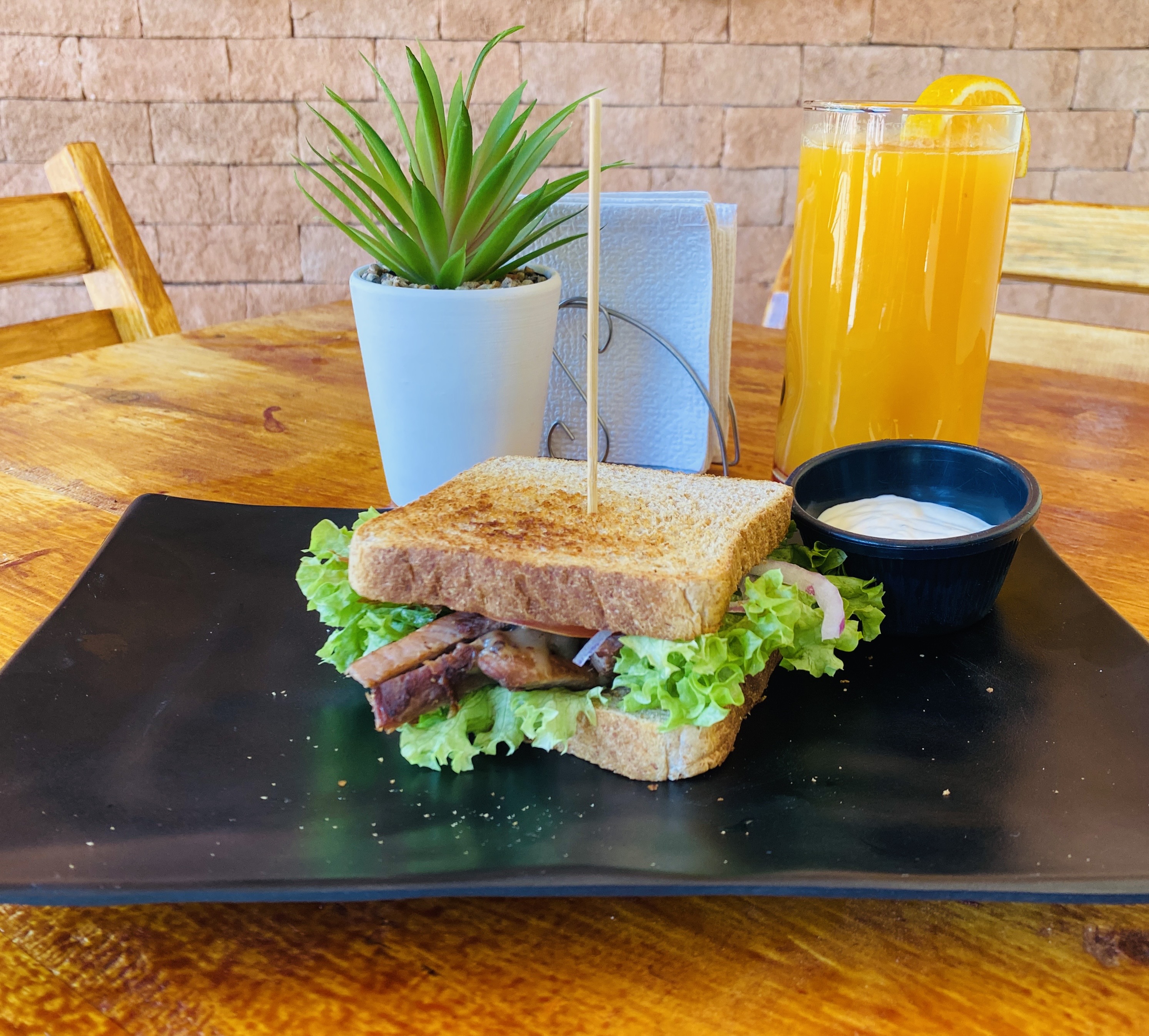 Restaurante LUX image 1