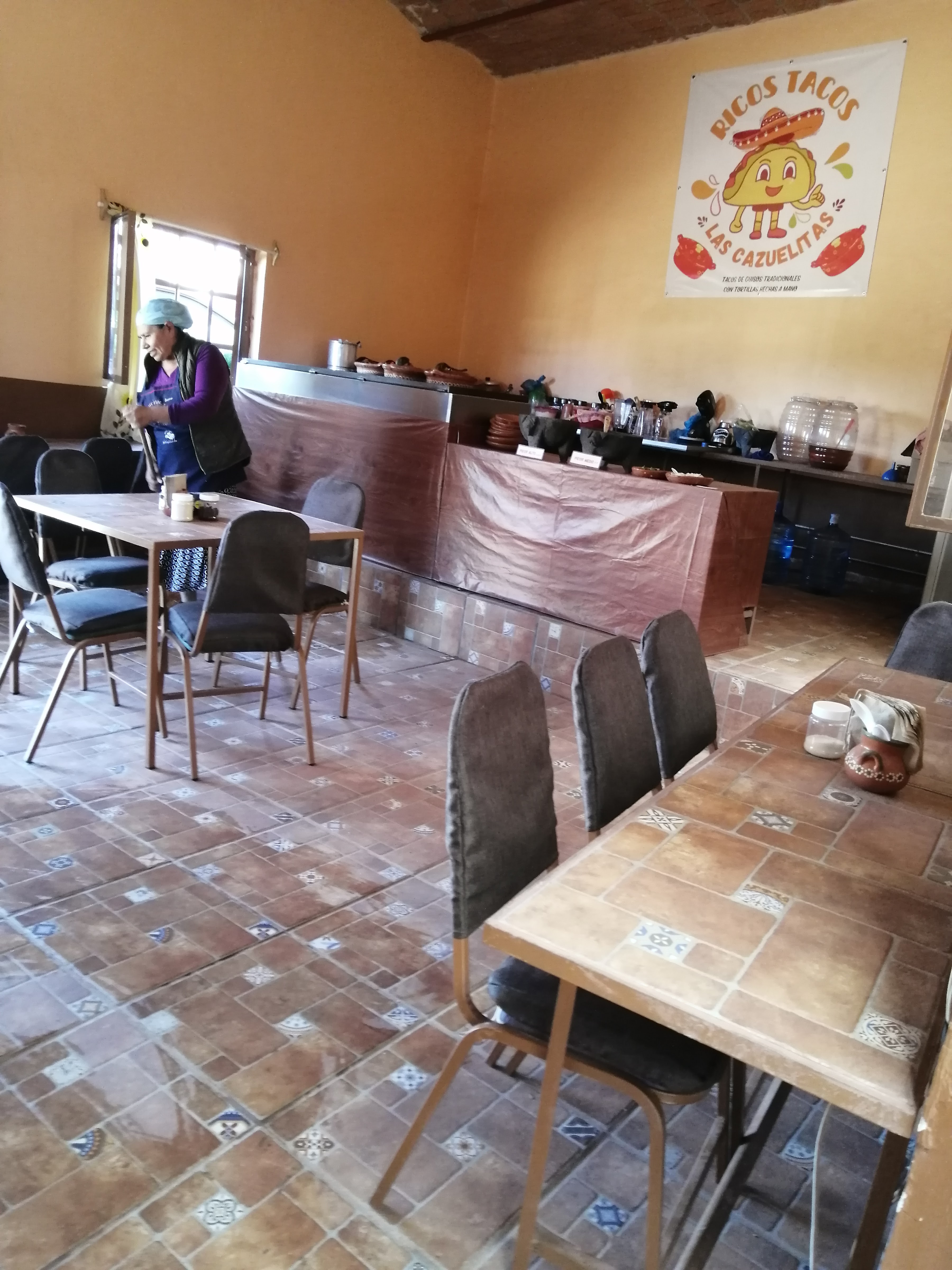 Tacos de guisos "LAS CAZUELITAS DE CHIQUILIS" image 3