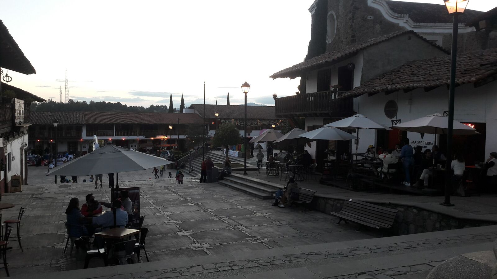 El Arado restaurant image 9