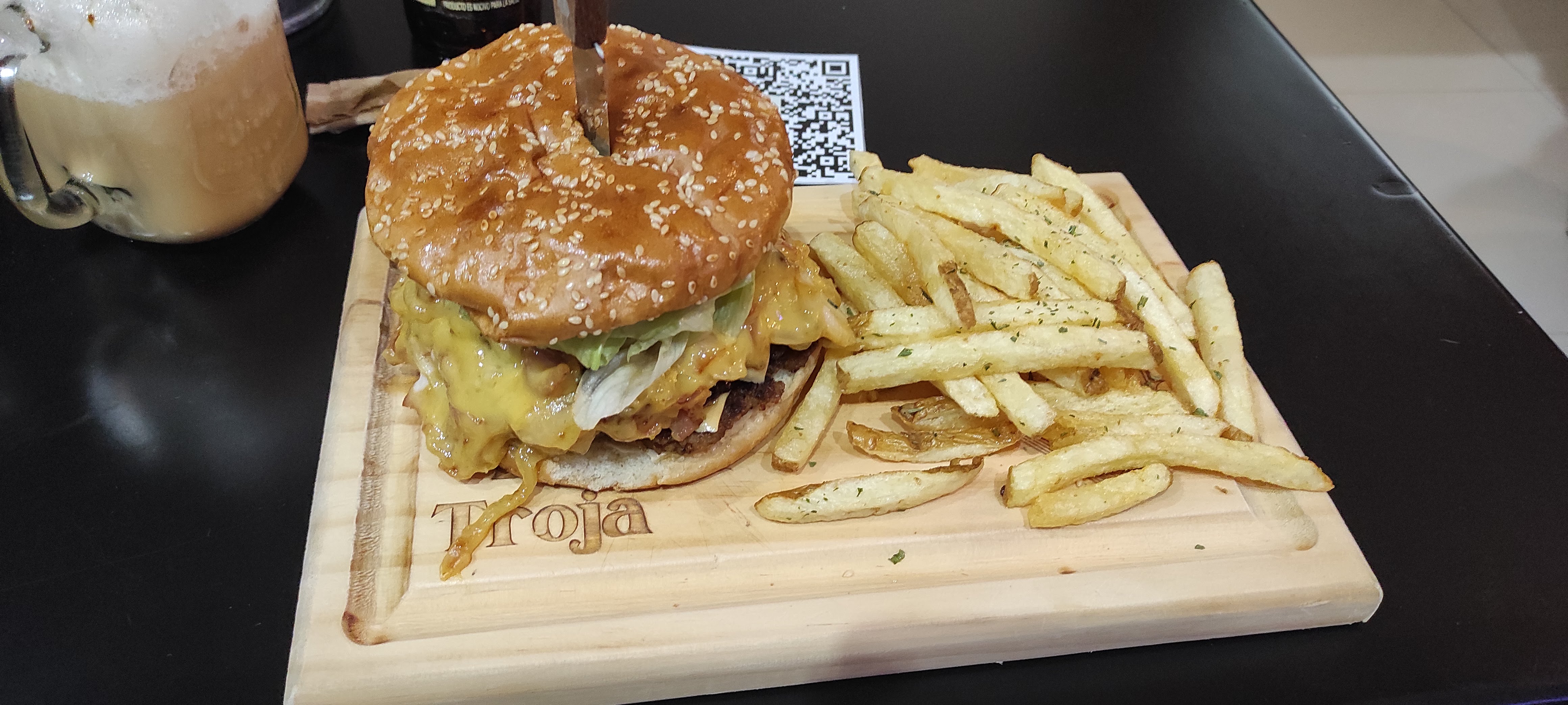 La Troja restaurant-bar image 2