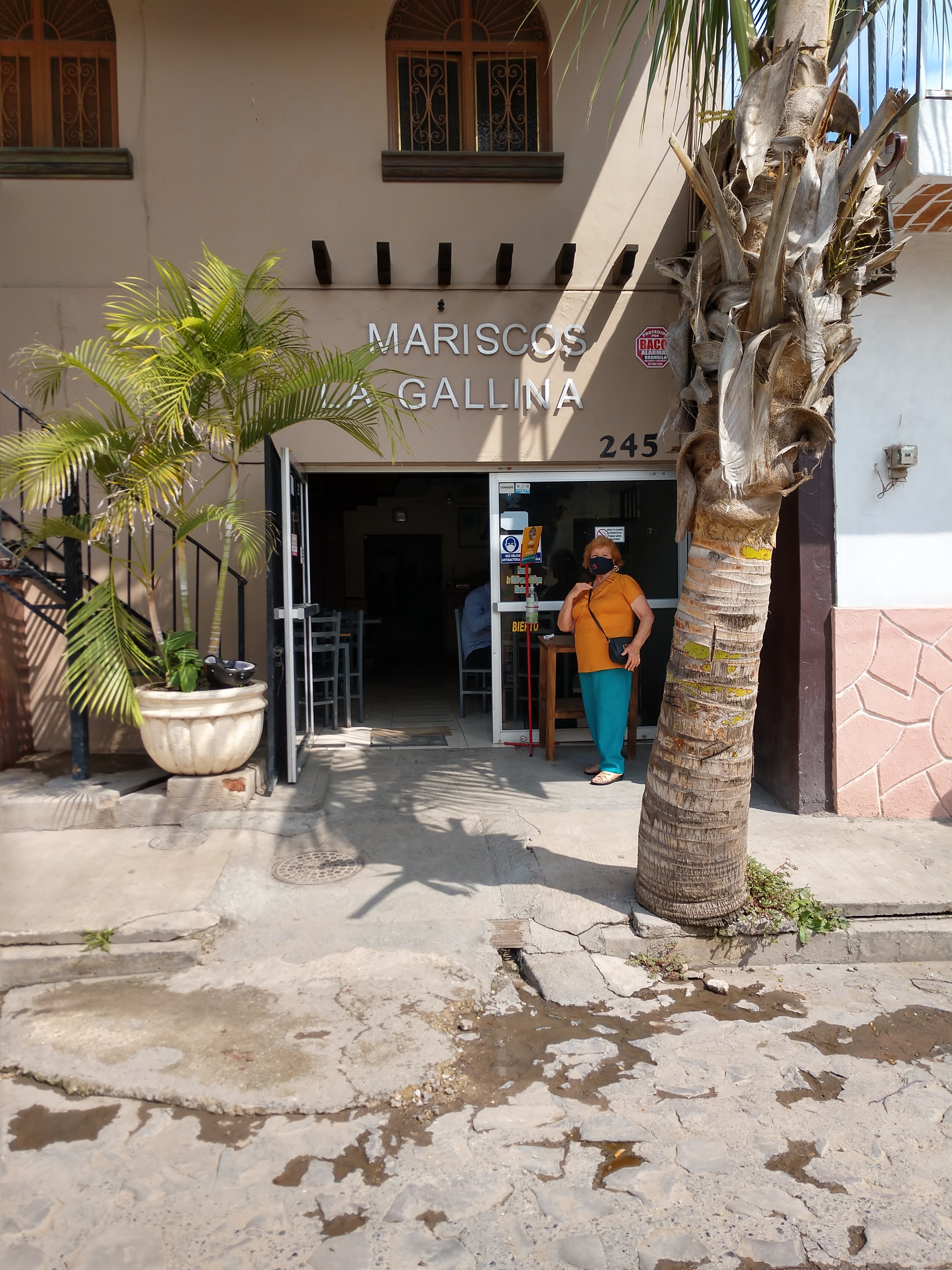 Mariscos La Gallina image 6