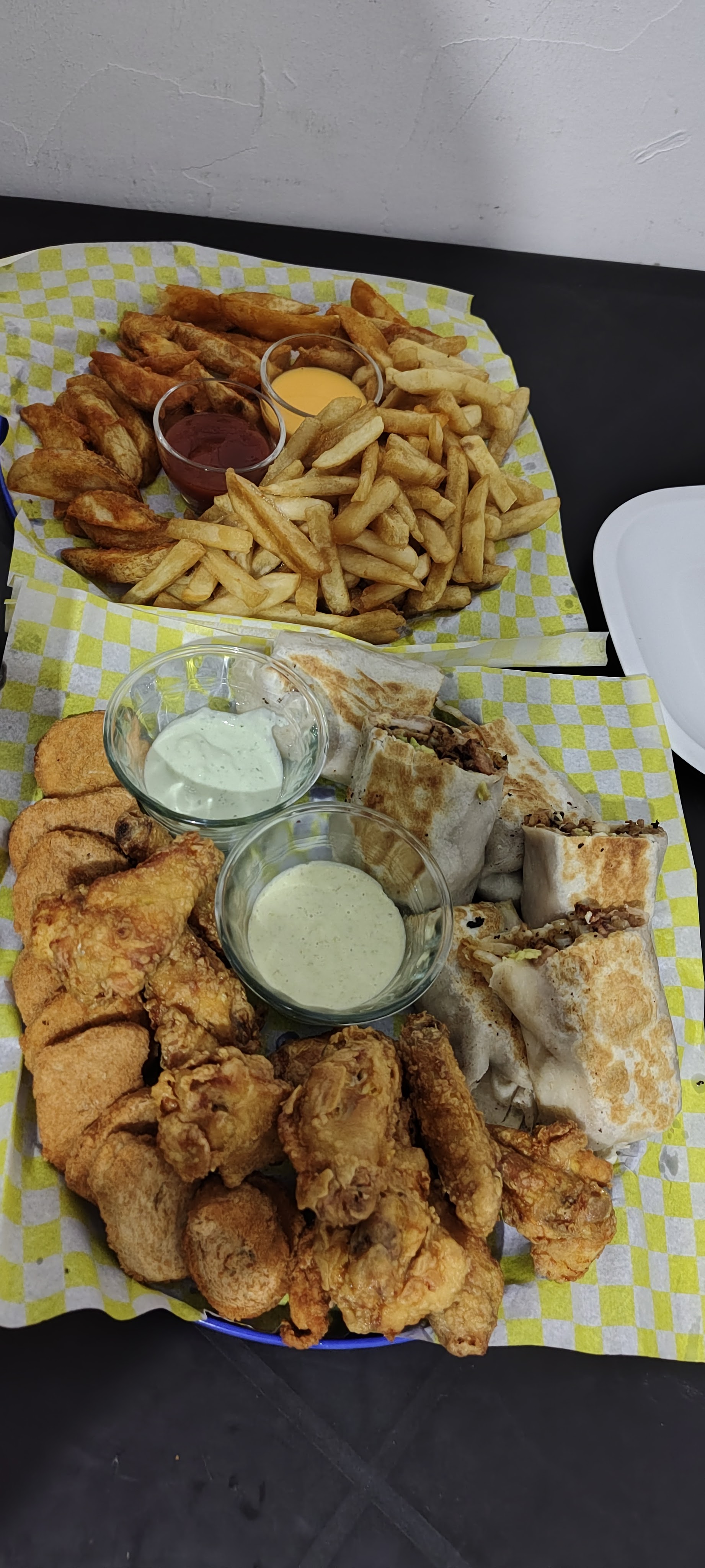 FLAMA'S SNACK image 7