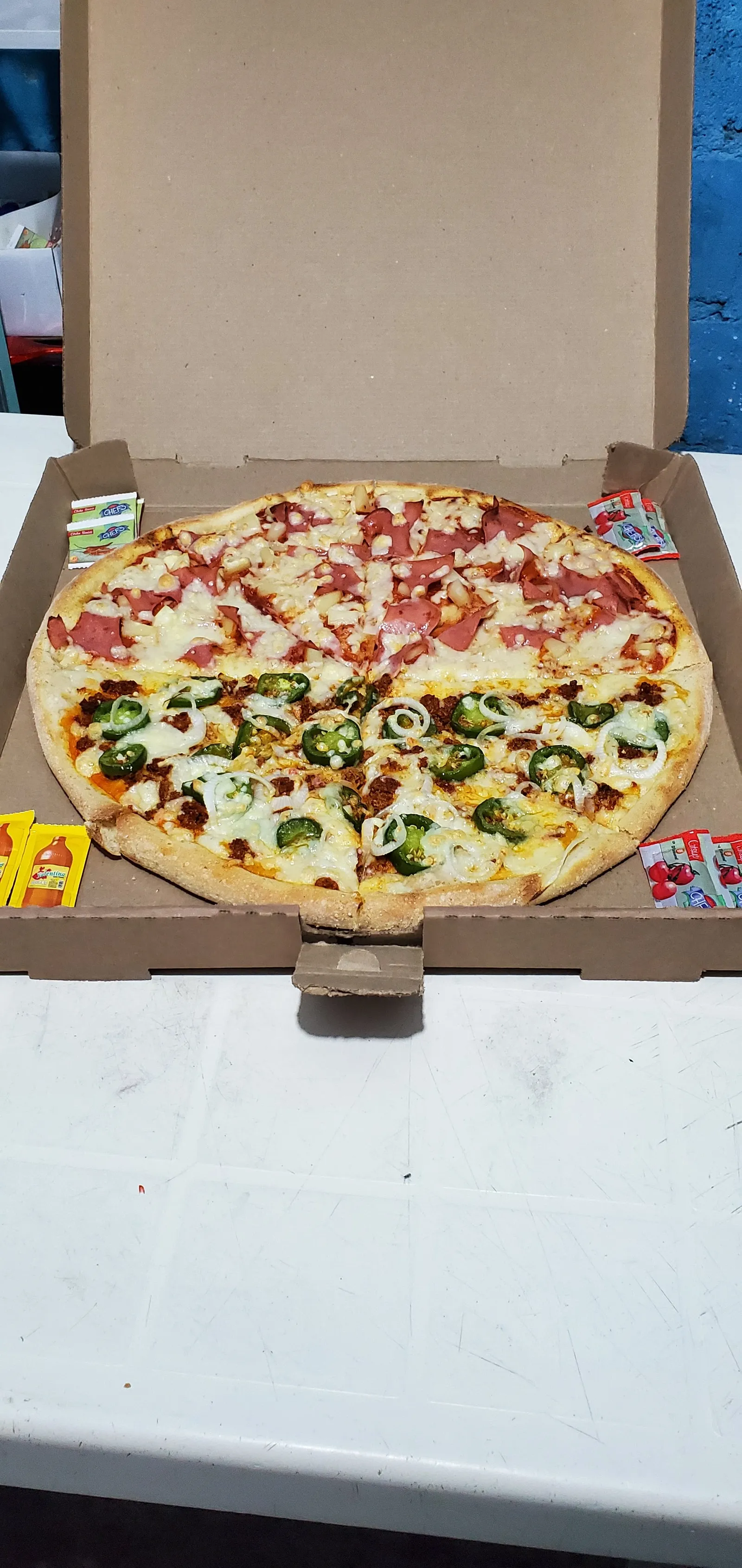 TORRES PIZZA image 9