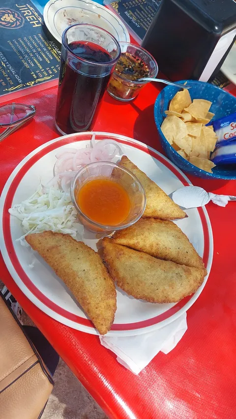 Restaurante y Coctelería JIREH image 7