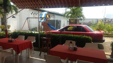 Restaurante De Mariscos Y Pescado El Timon image 1