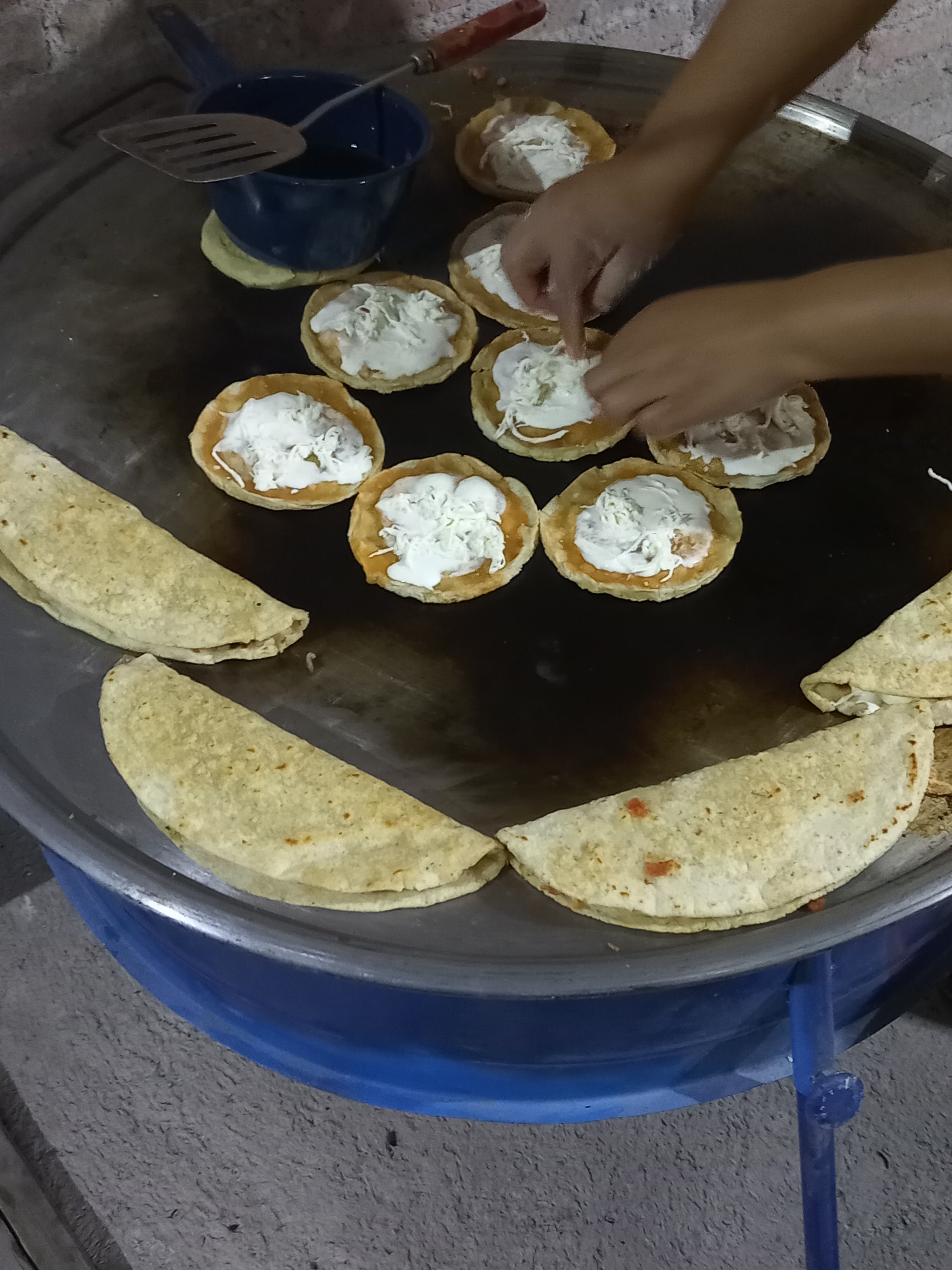 Dobladas y Sopes JUNI image 2