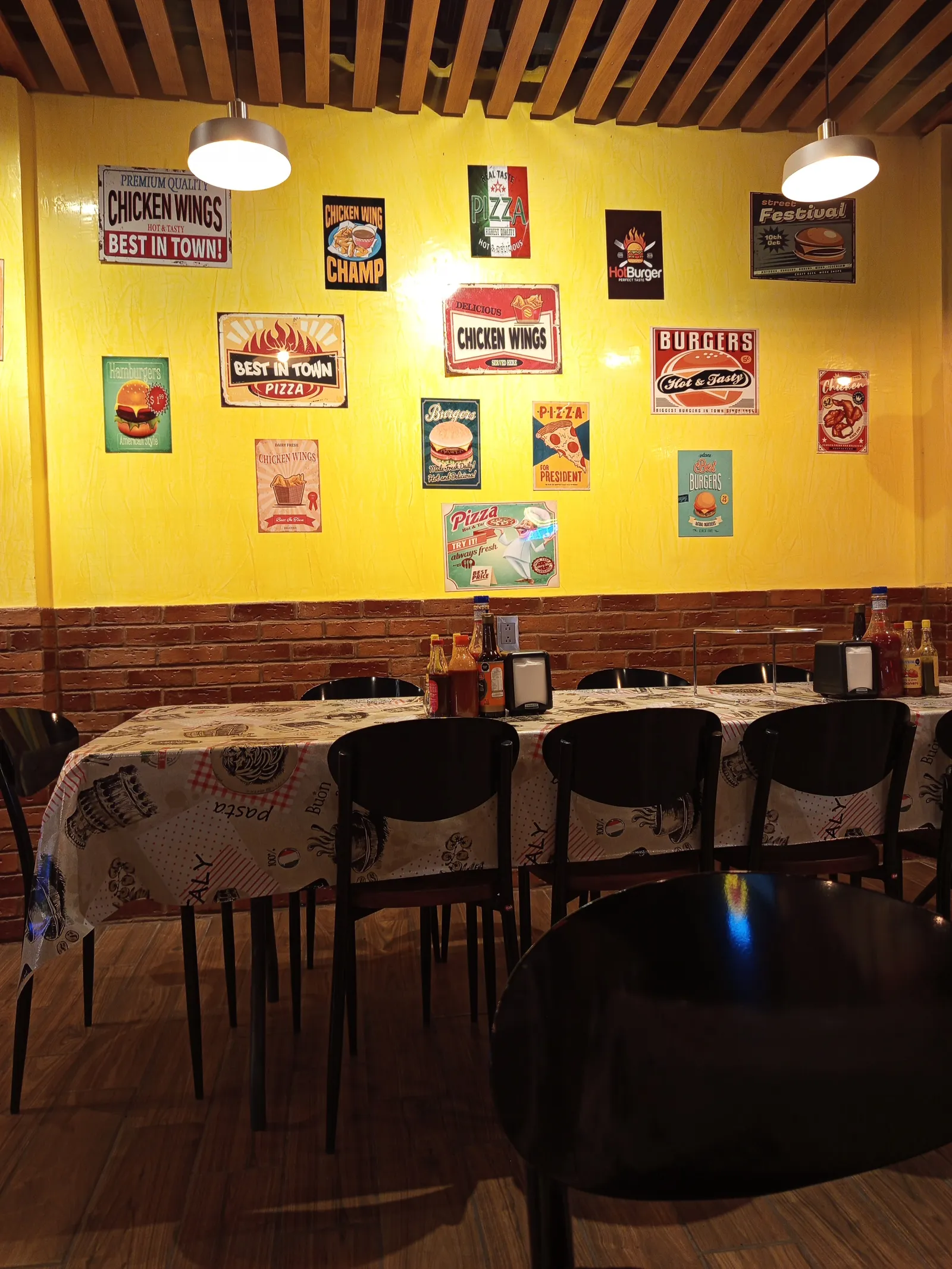 Que Pizza image 4