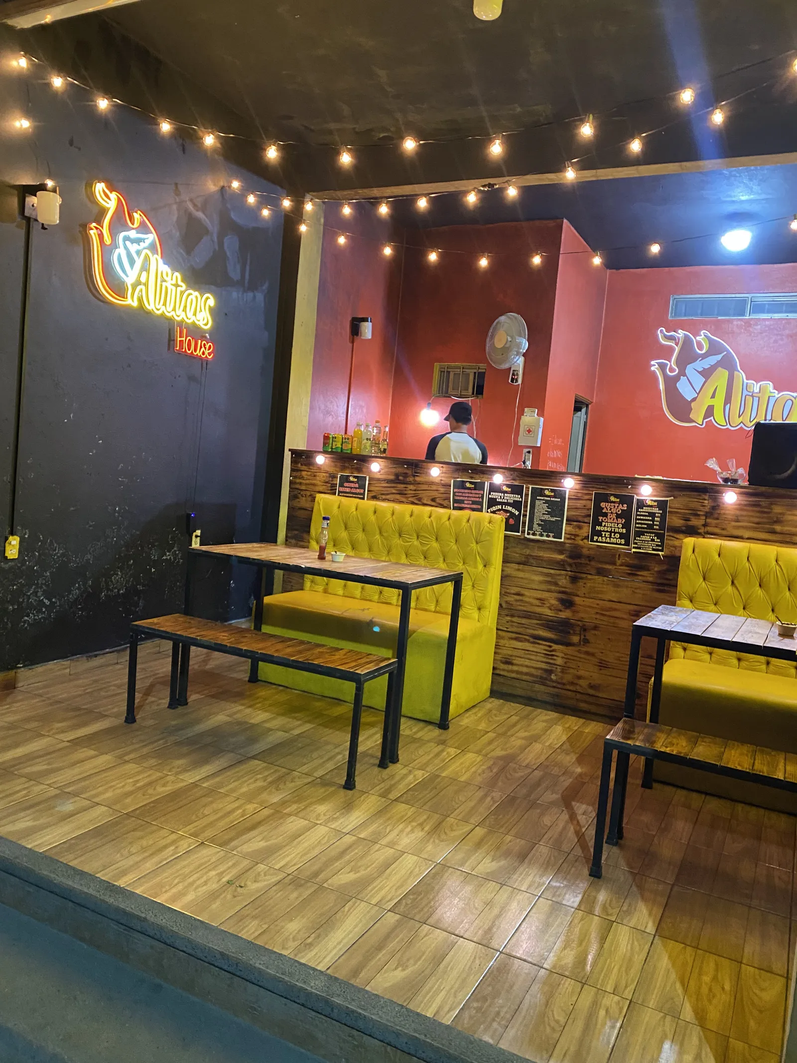Alitas House image 1