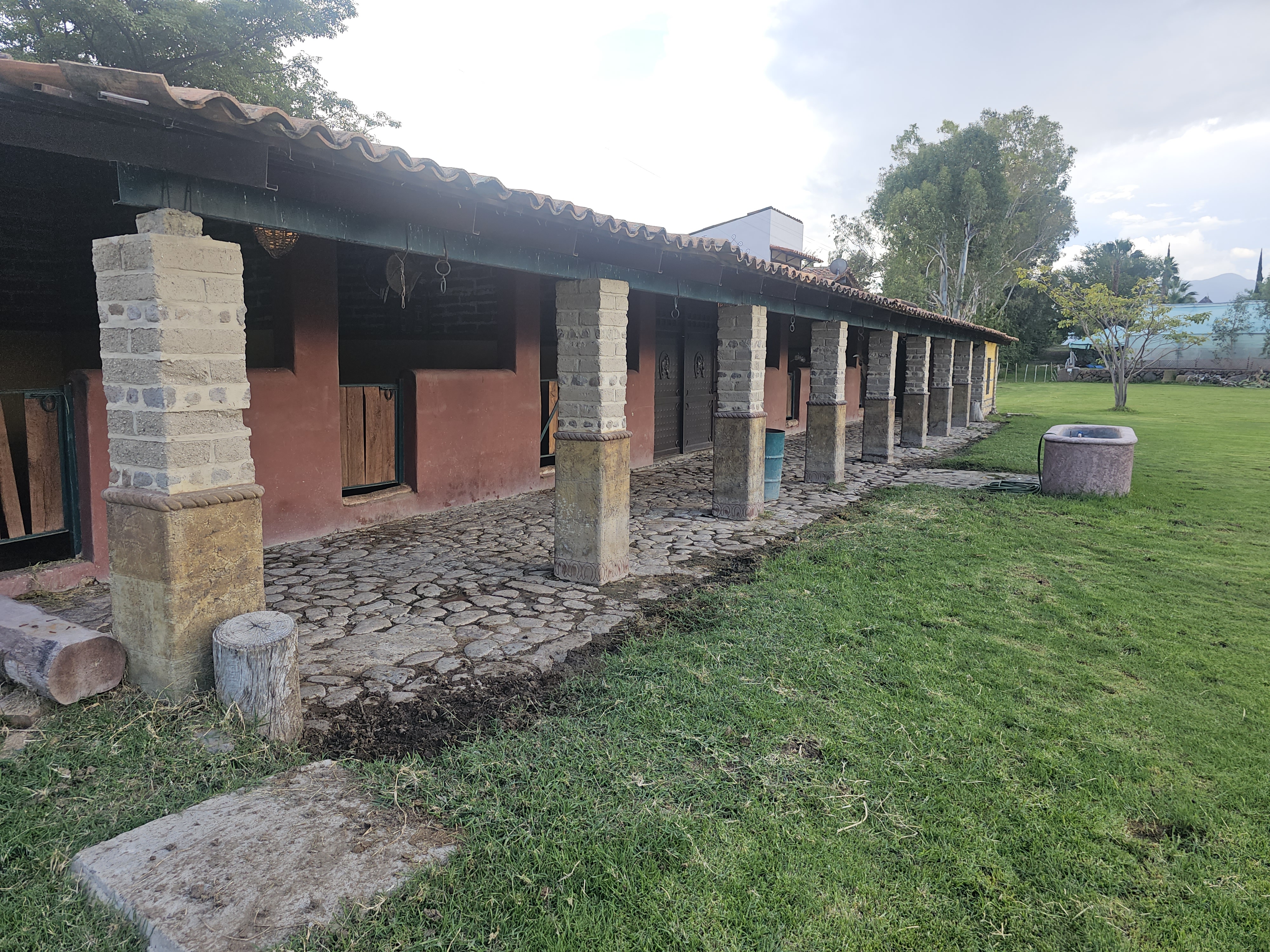 Las Caballerizas De Coxala image 4