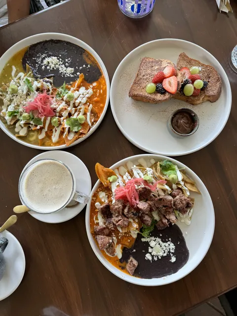 Los Gringos Cafe: Ajijic Plaza Centro image 6