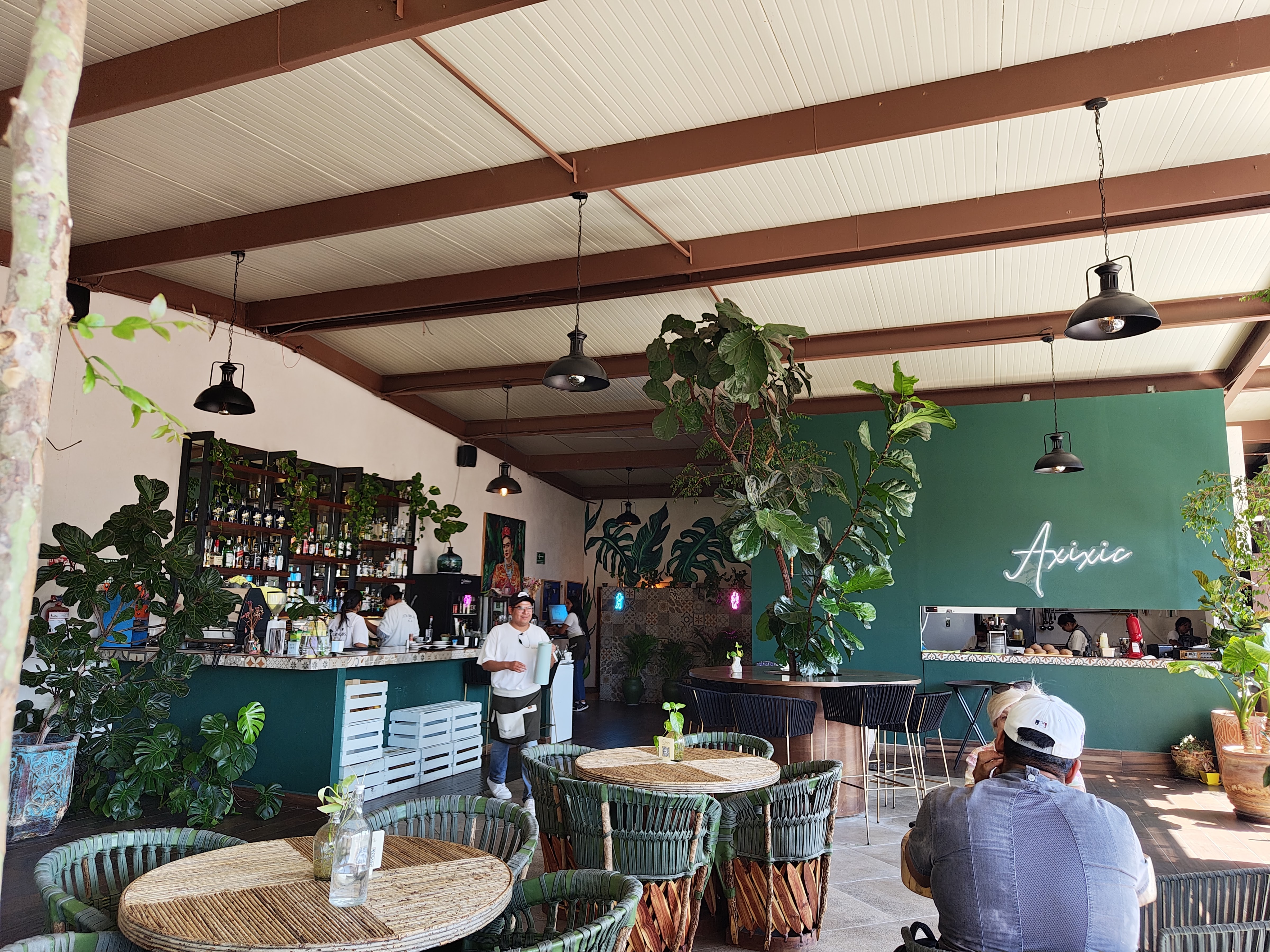 Los Gringos Cafe: Ajijic Plaza Centro image 7