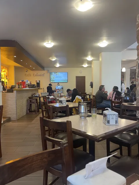 Café Colonial image 4