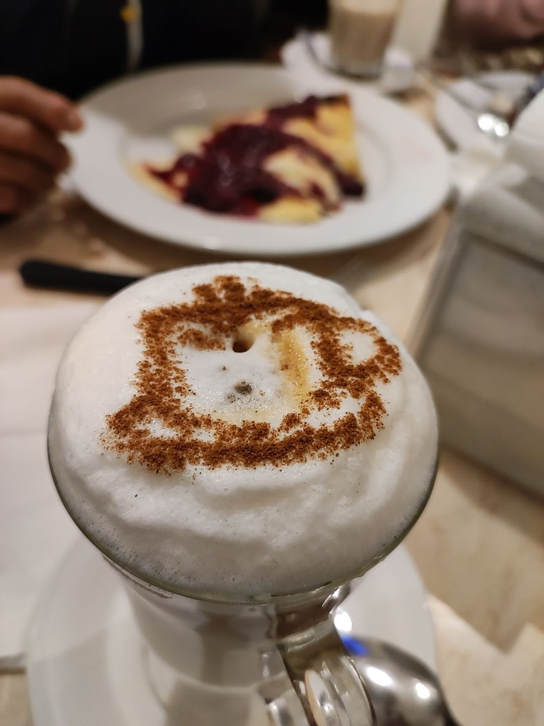 Café Colonial image 7