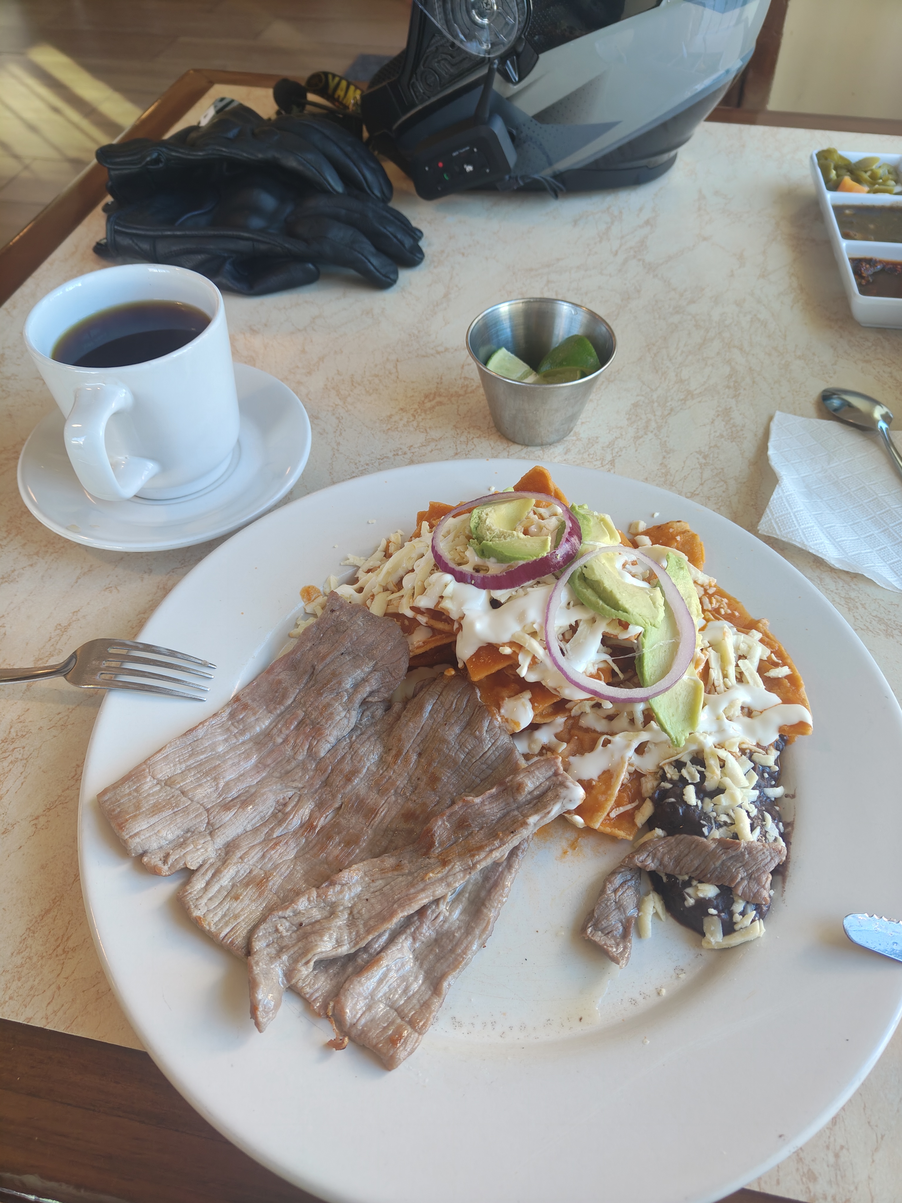 Café Colonial image 10