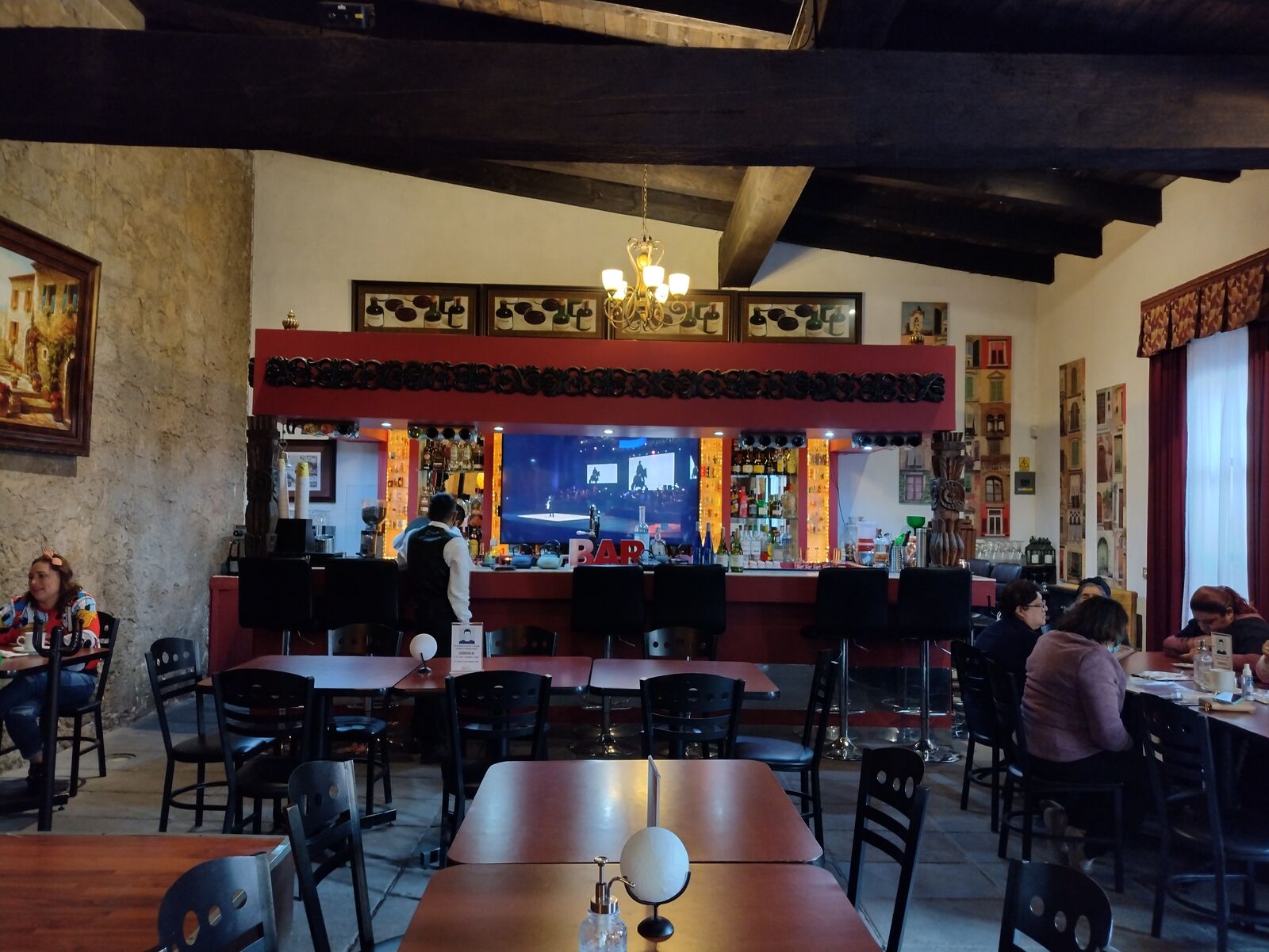 Cafe Roma Restaurant image 8