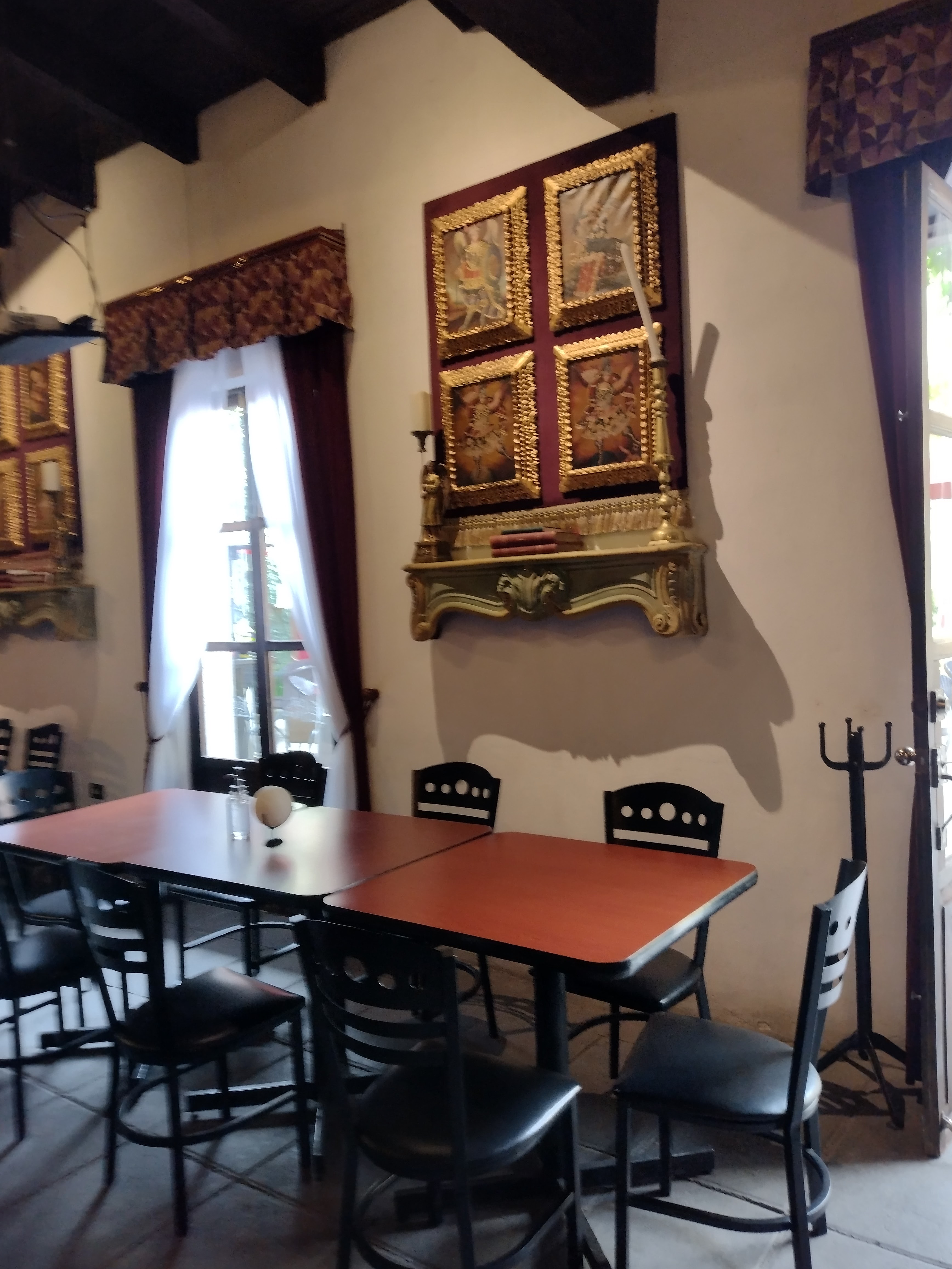 Cafe Roma Restaurant image 10