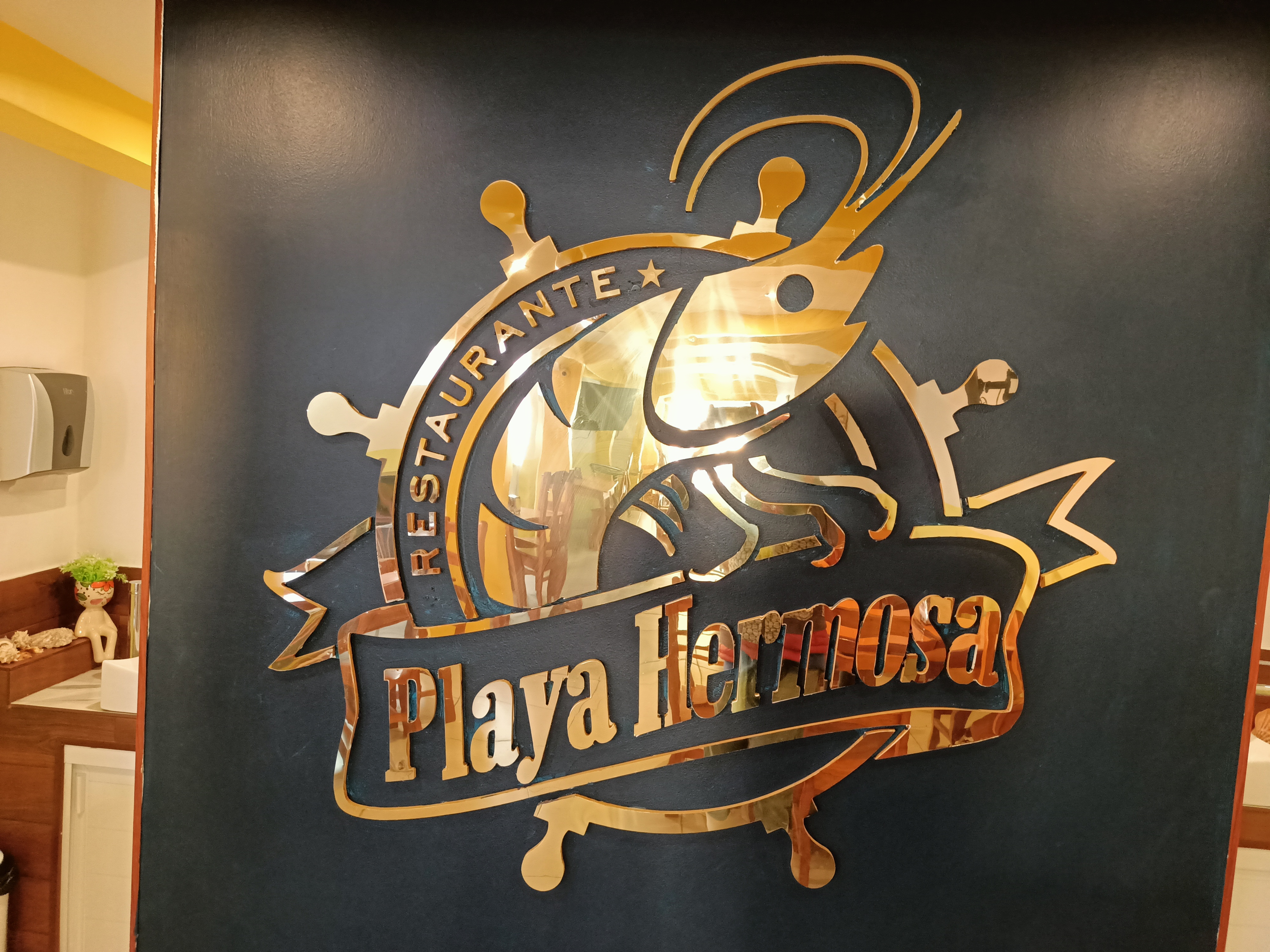 Restaurante de mariscos "PLAYA HERMOSA" Perote. Ver image 6