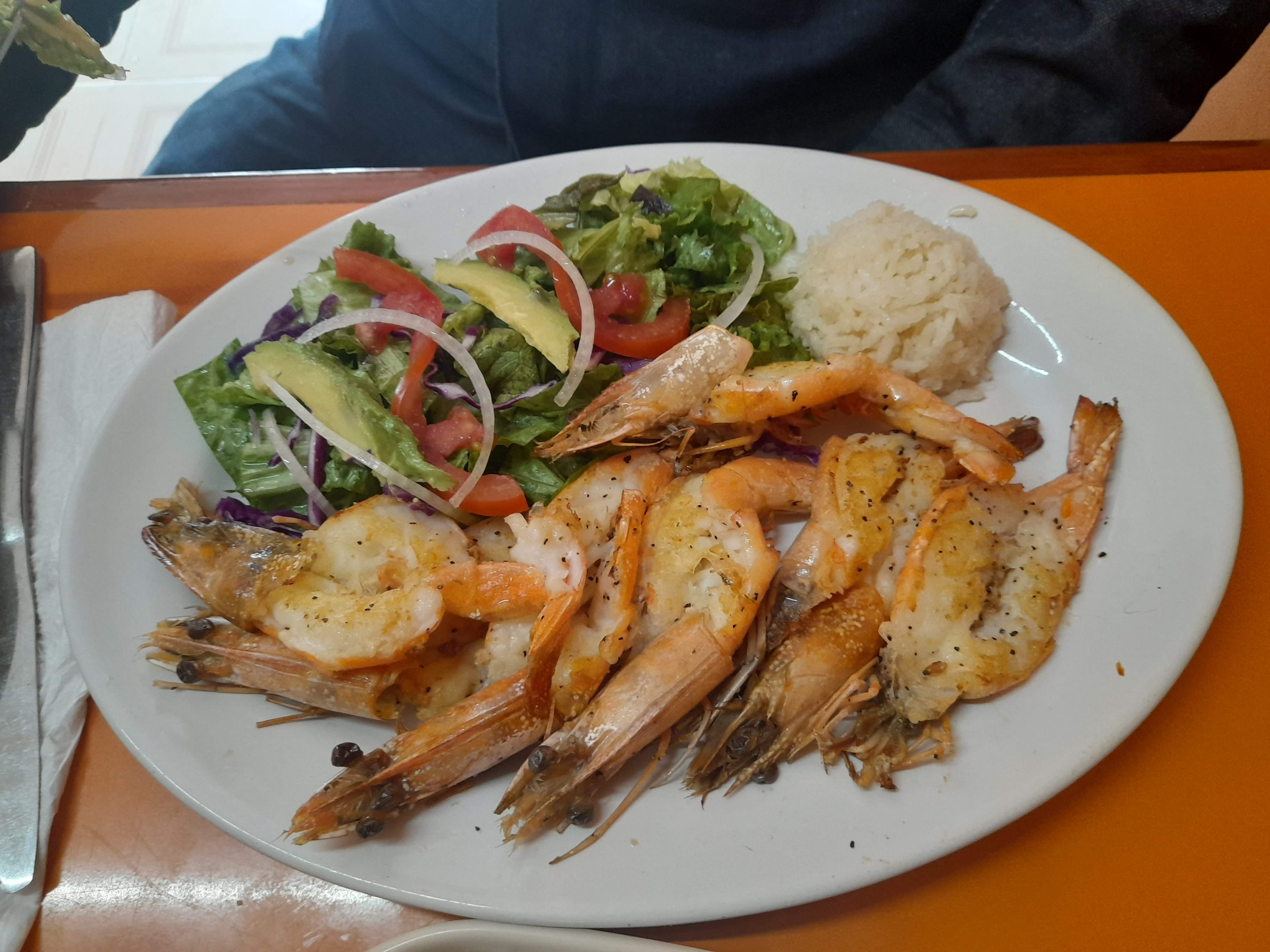 Restaurante de mariscos "PLAYA HERMOSA" Perote. Ver image 10