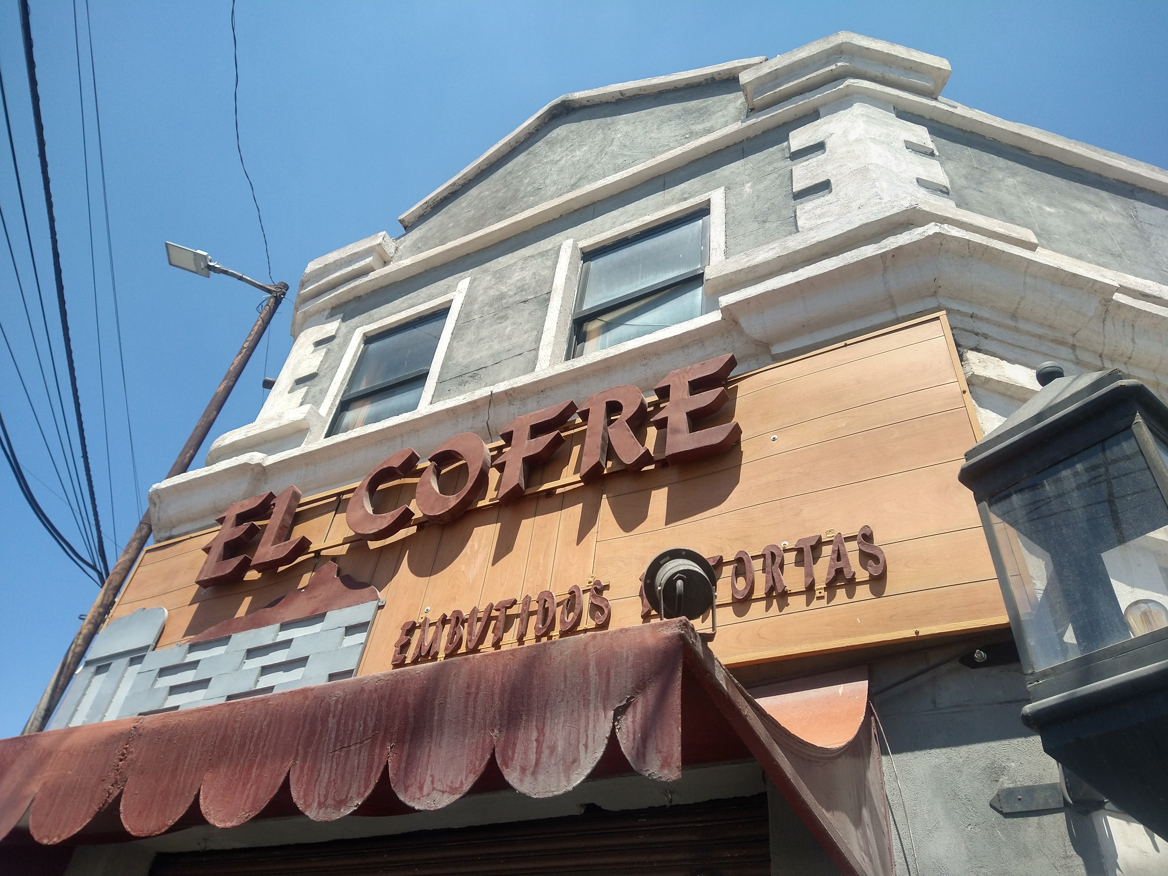 Embutidos y Tortas El Cofre image 1