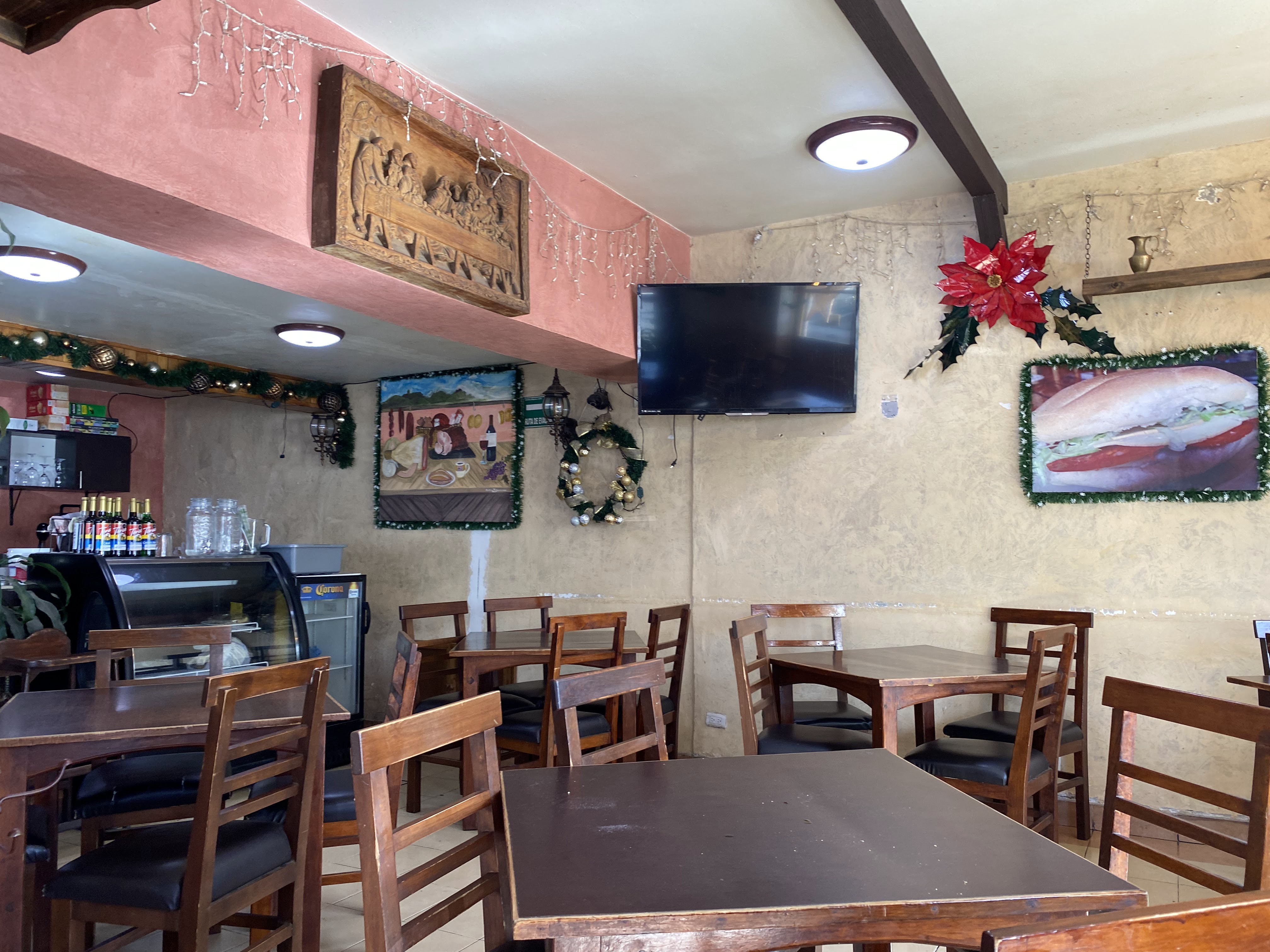 Embutidos y Tortas El Cofre image 7