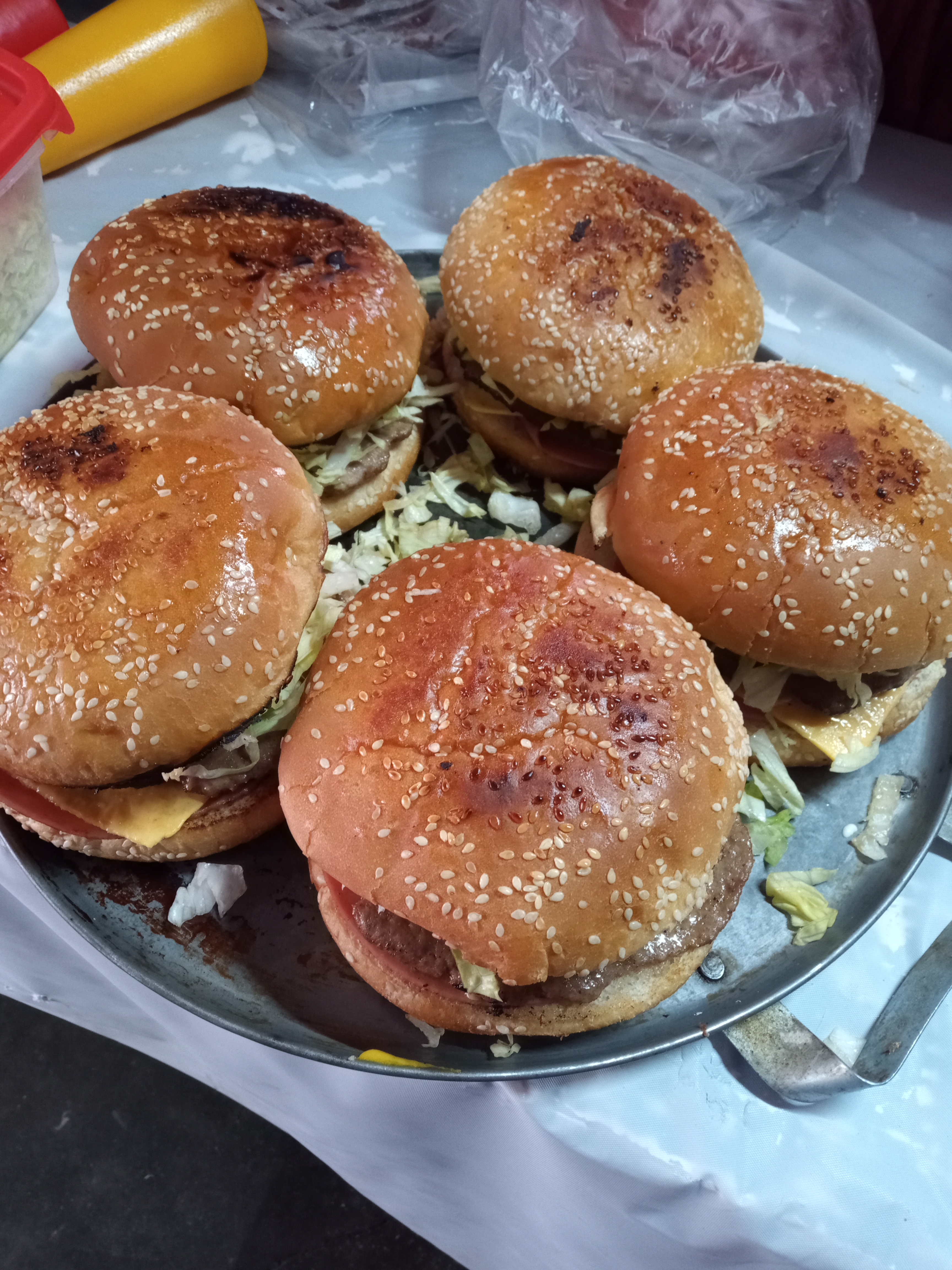 Hot dogs y Hamburguesas de Tenchis image 1