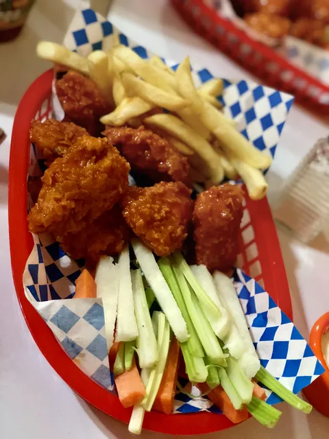 Macoy’s Wings House image 8