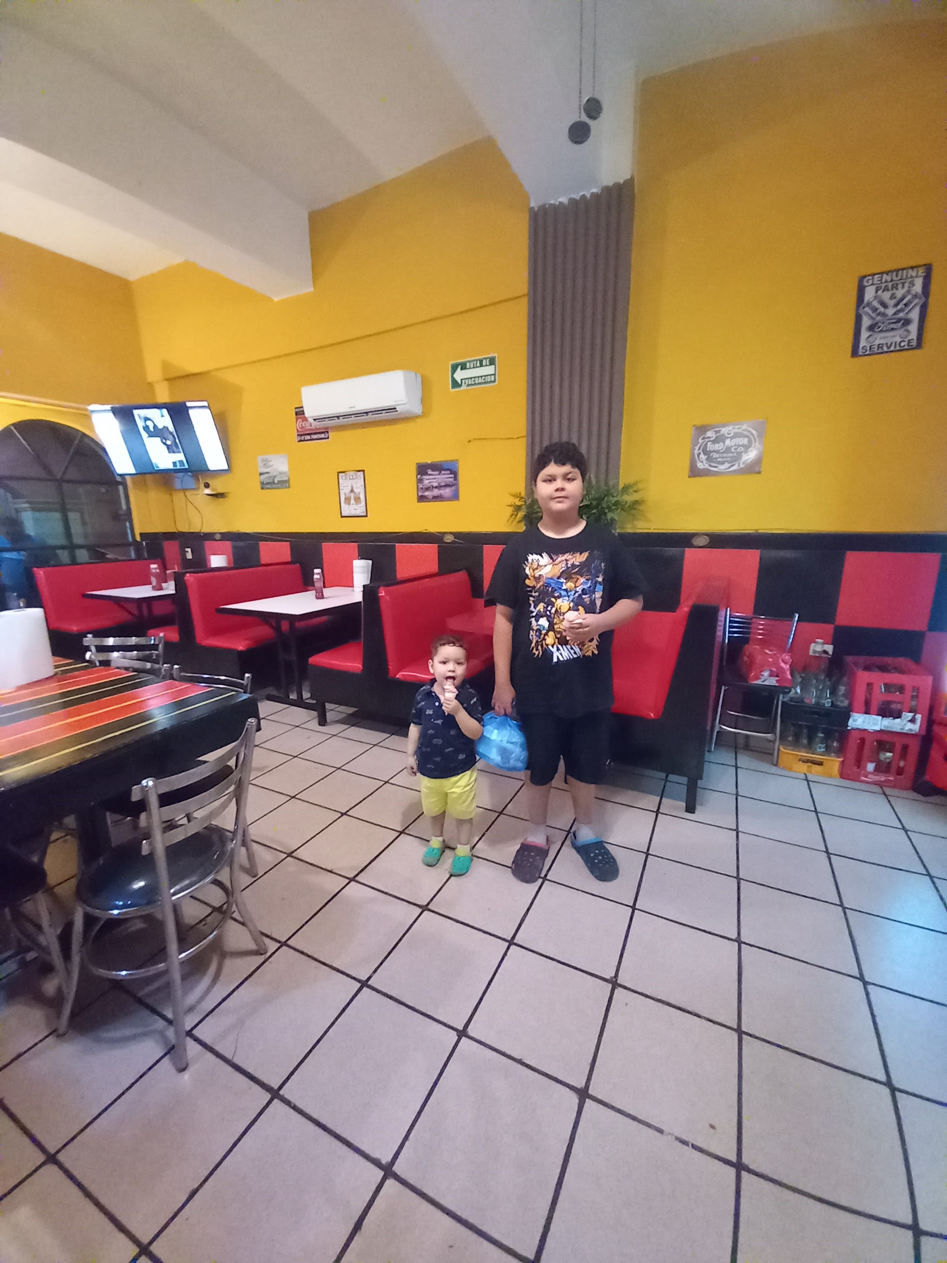 Macoy’s Wings House image 9