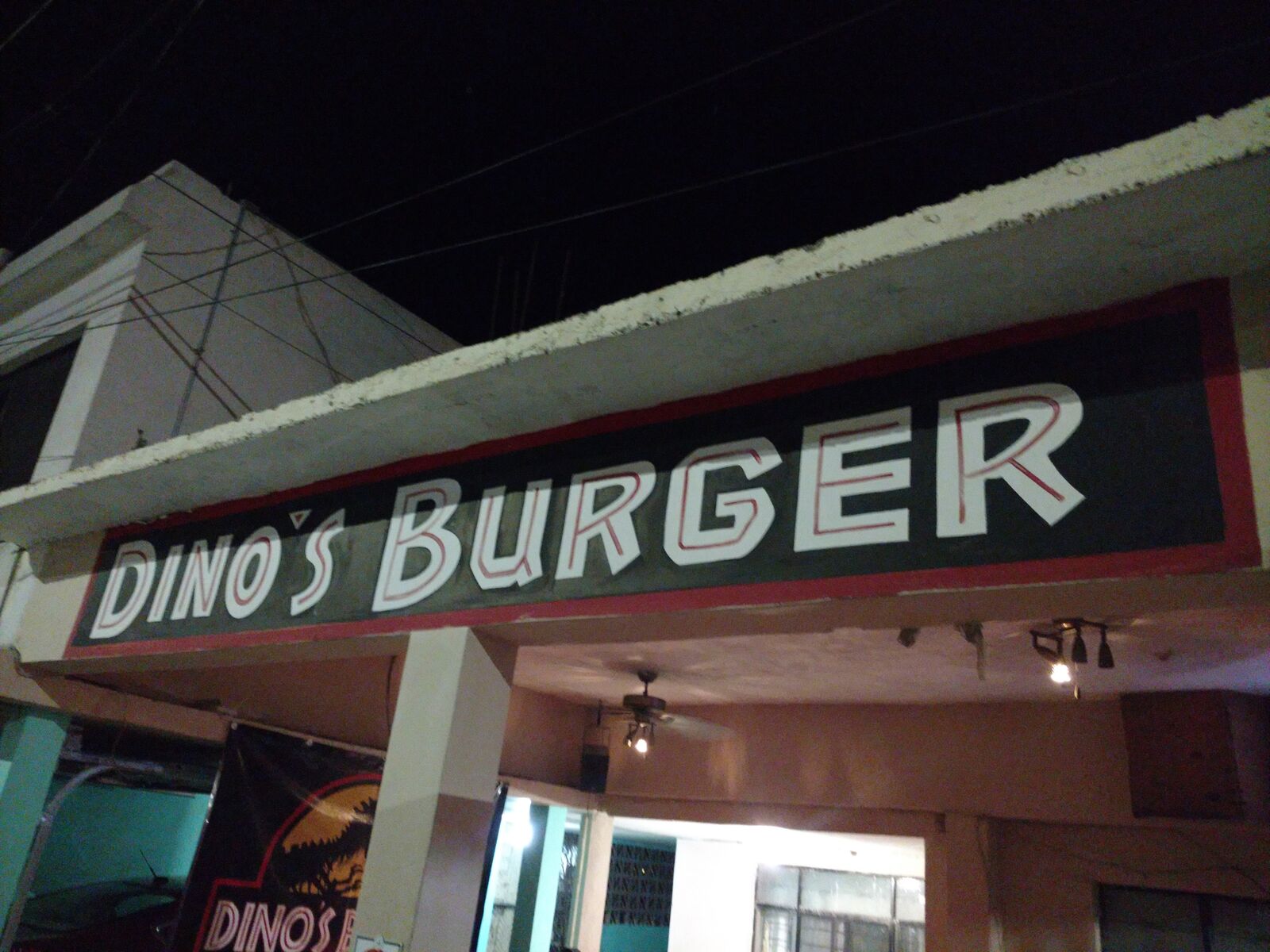 Dinos Burguer image 2