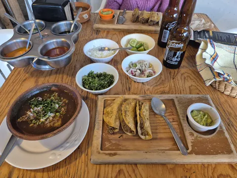 BIRRIA LA LINDA image 3
