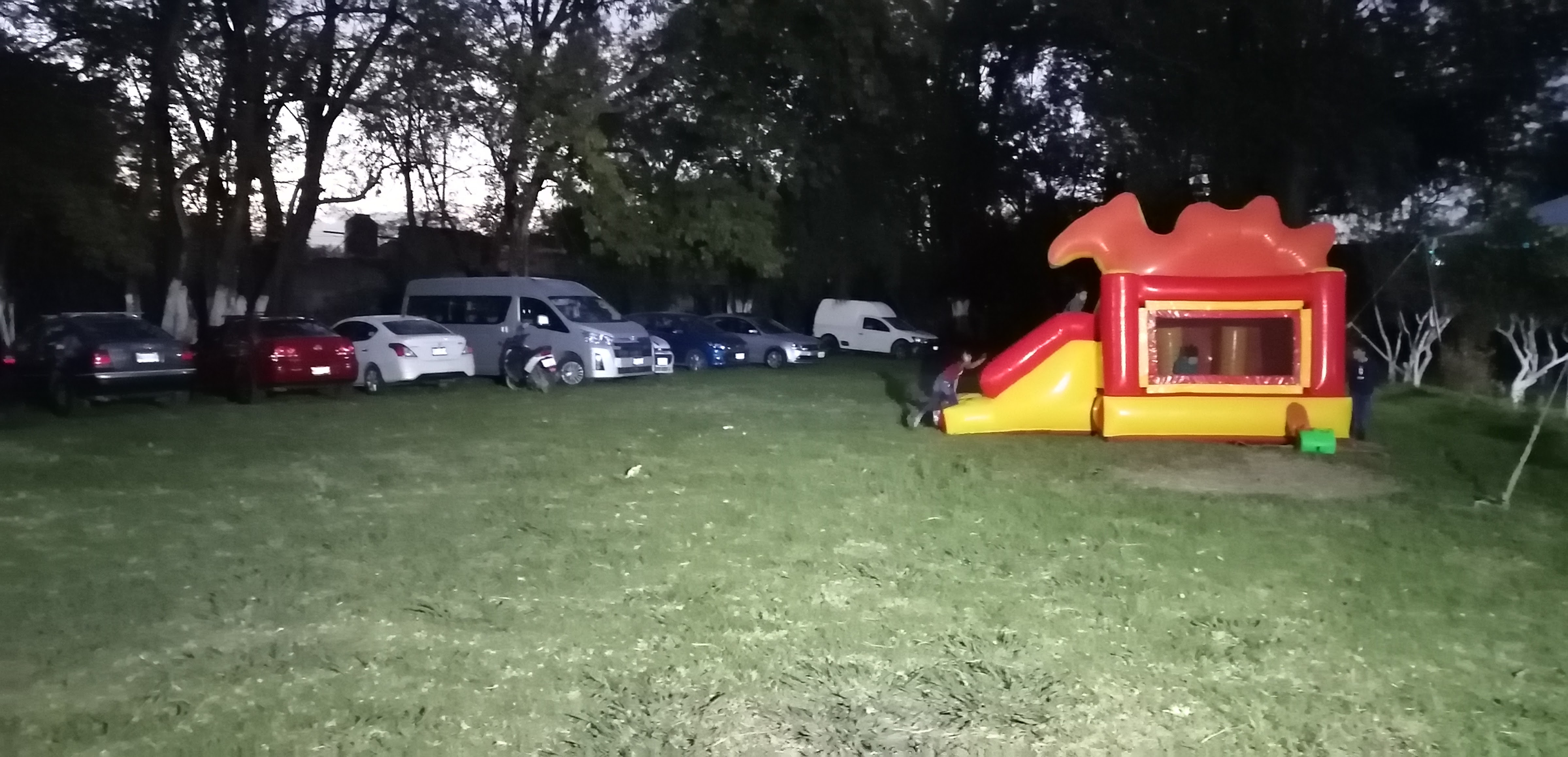 Papirolo's Bar Restaurant Beer Garden image 9