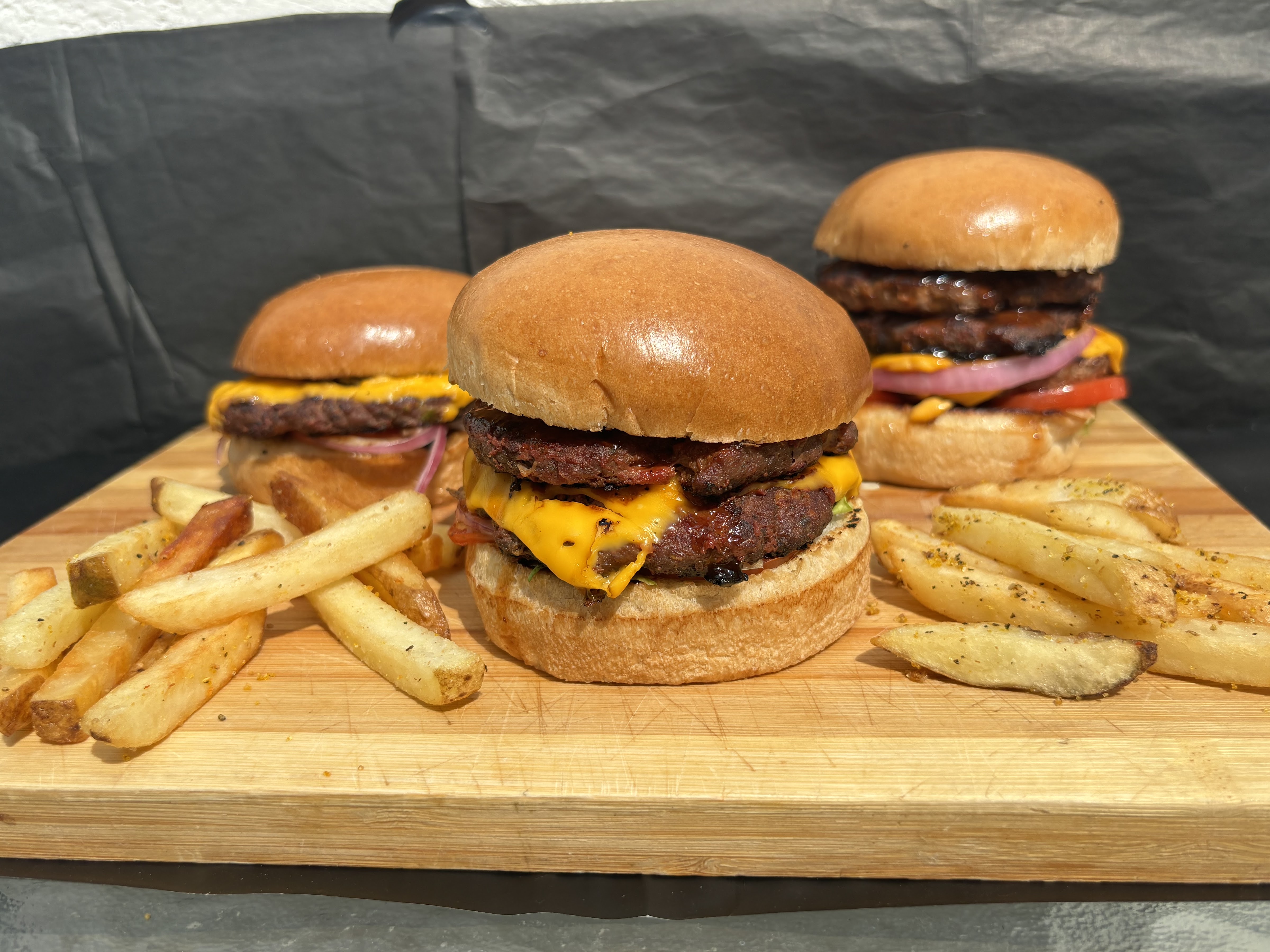 Los 2 carnales burger image 1