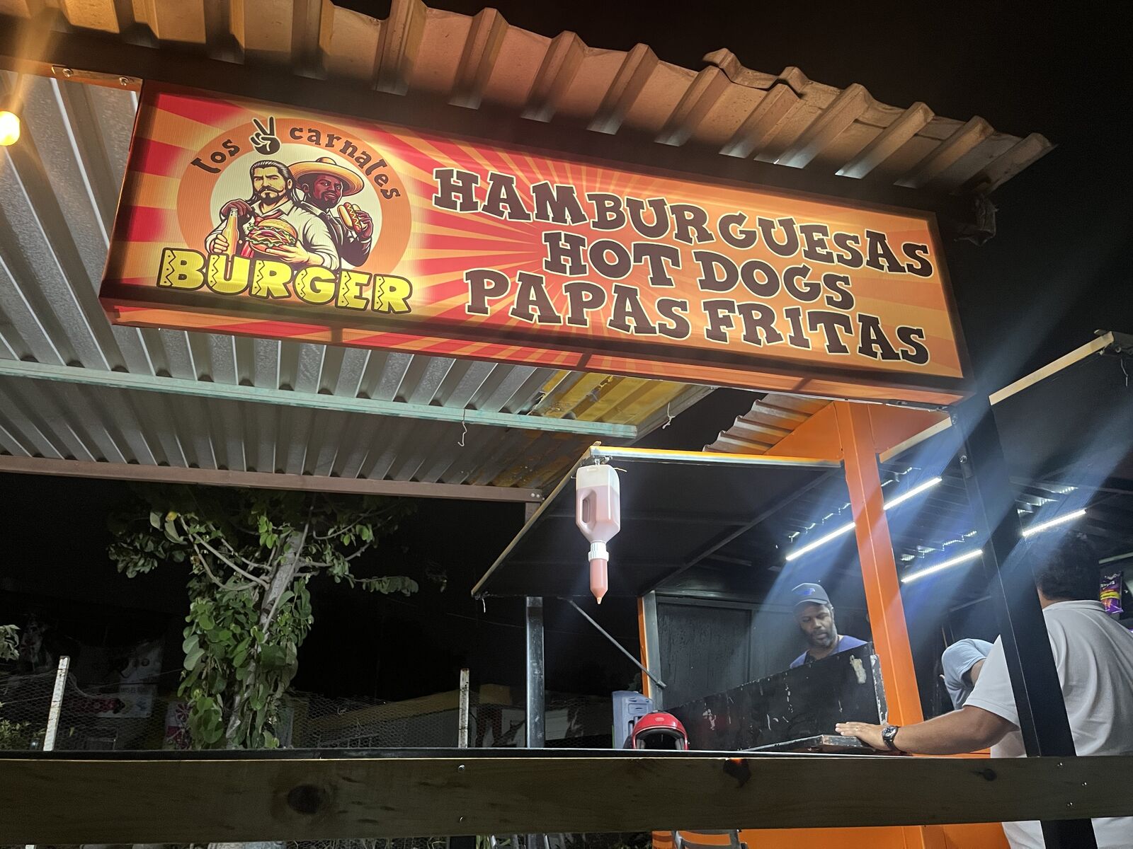 Los 2 carnales burger image 3