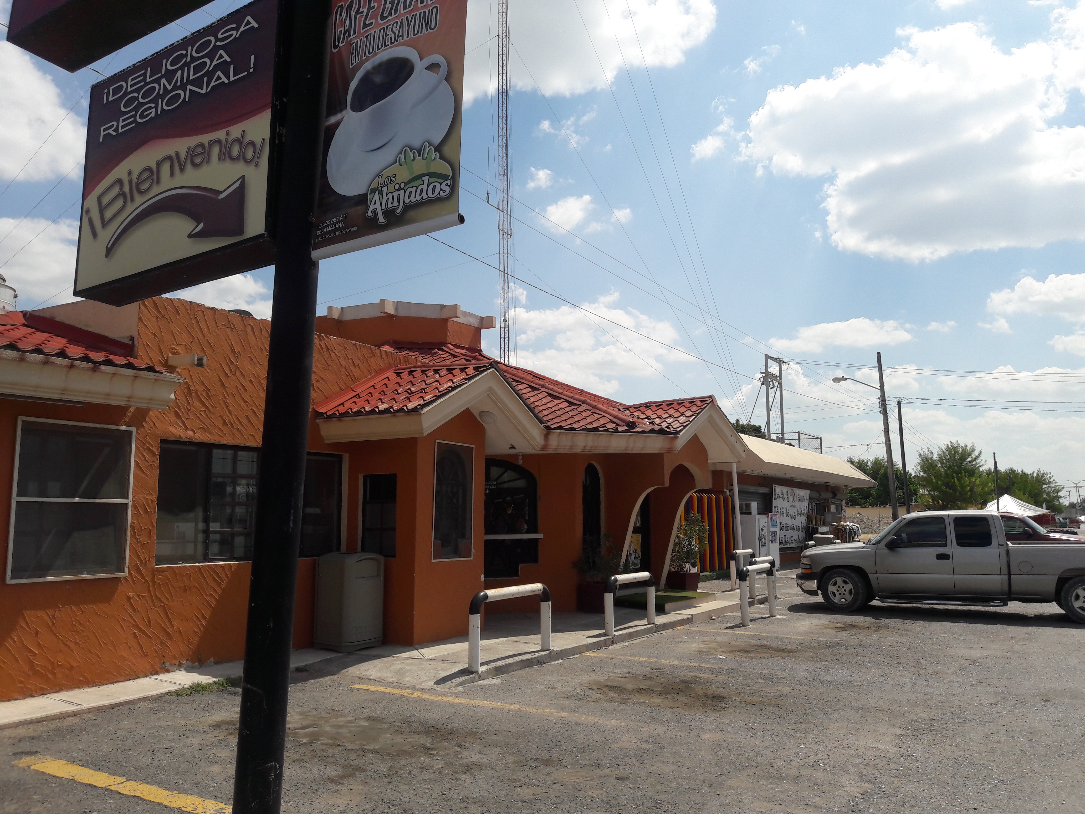 Los Ahijados image 1