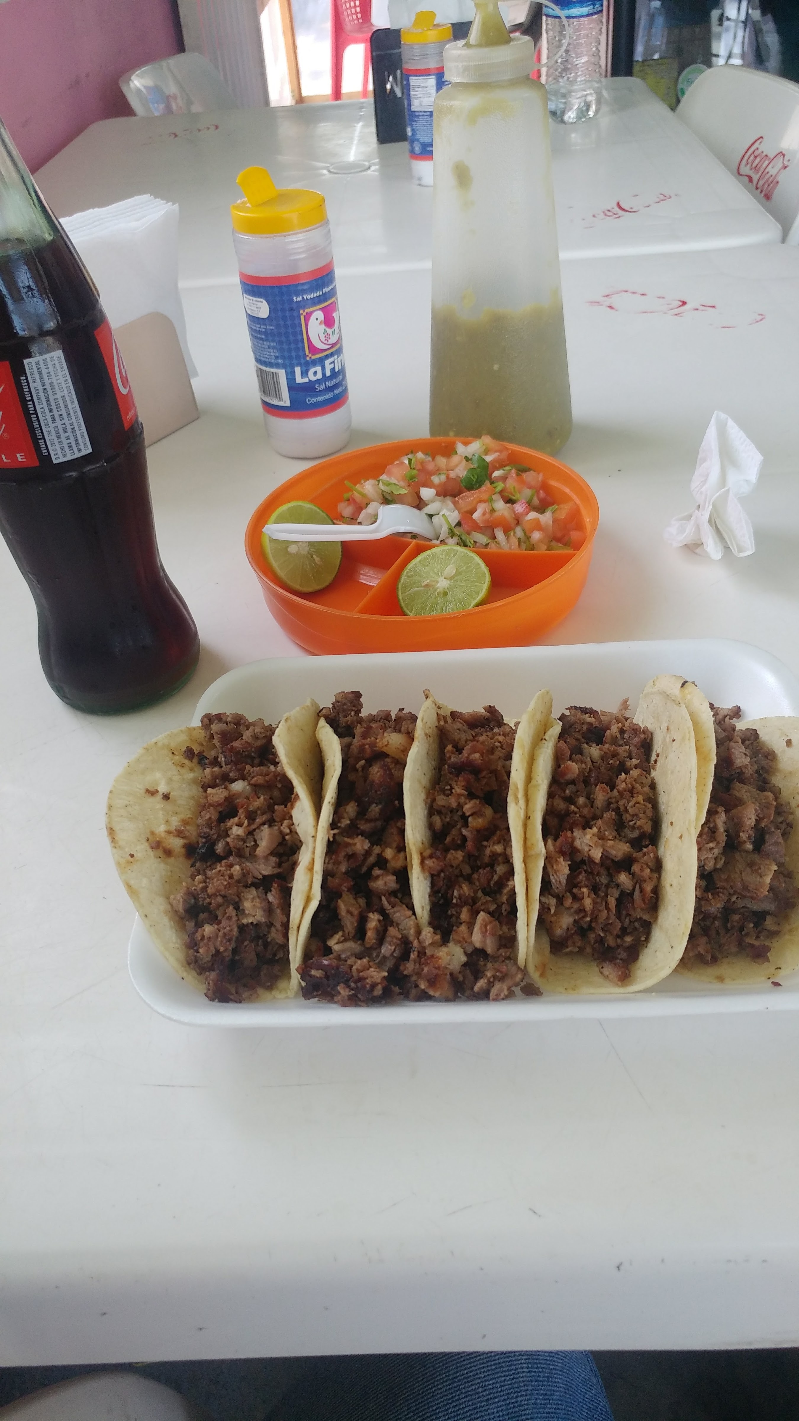 Armando Tacos Y Hamburguesas image 2