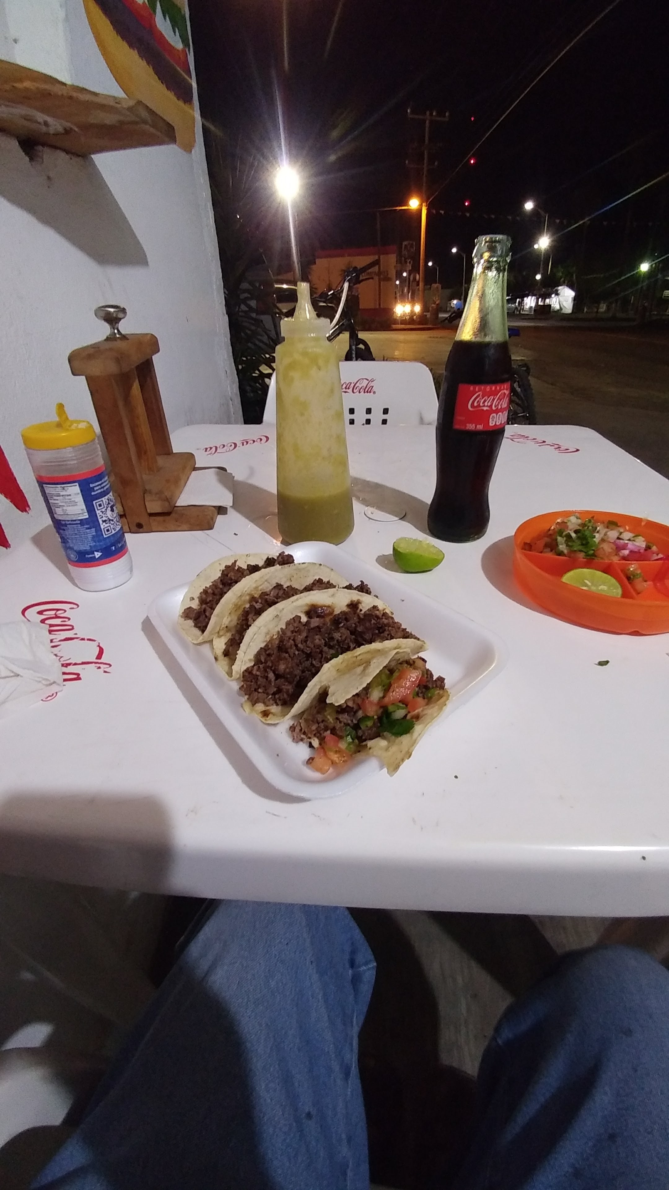 Armando Tacos Y Hamburguesas image 3