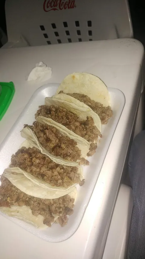 Armando Tacos Y Hamburguesas image 5