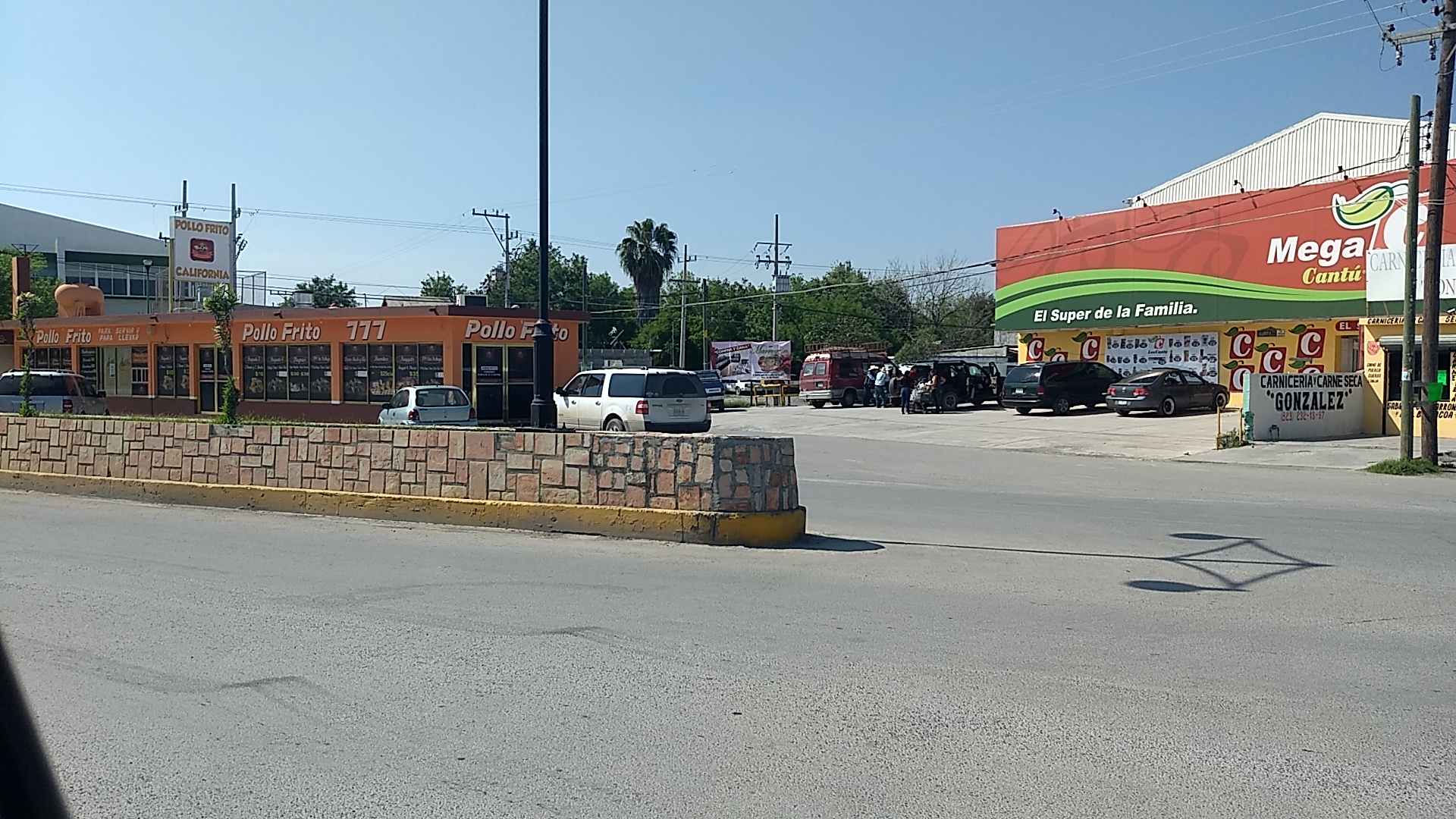 Pollo Frito California image 3