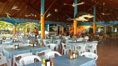 Marisqueria El Tiburón De La Costa image 1