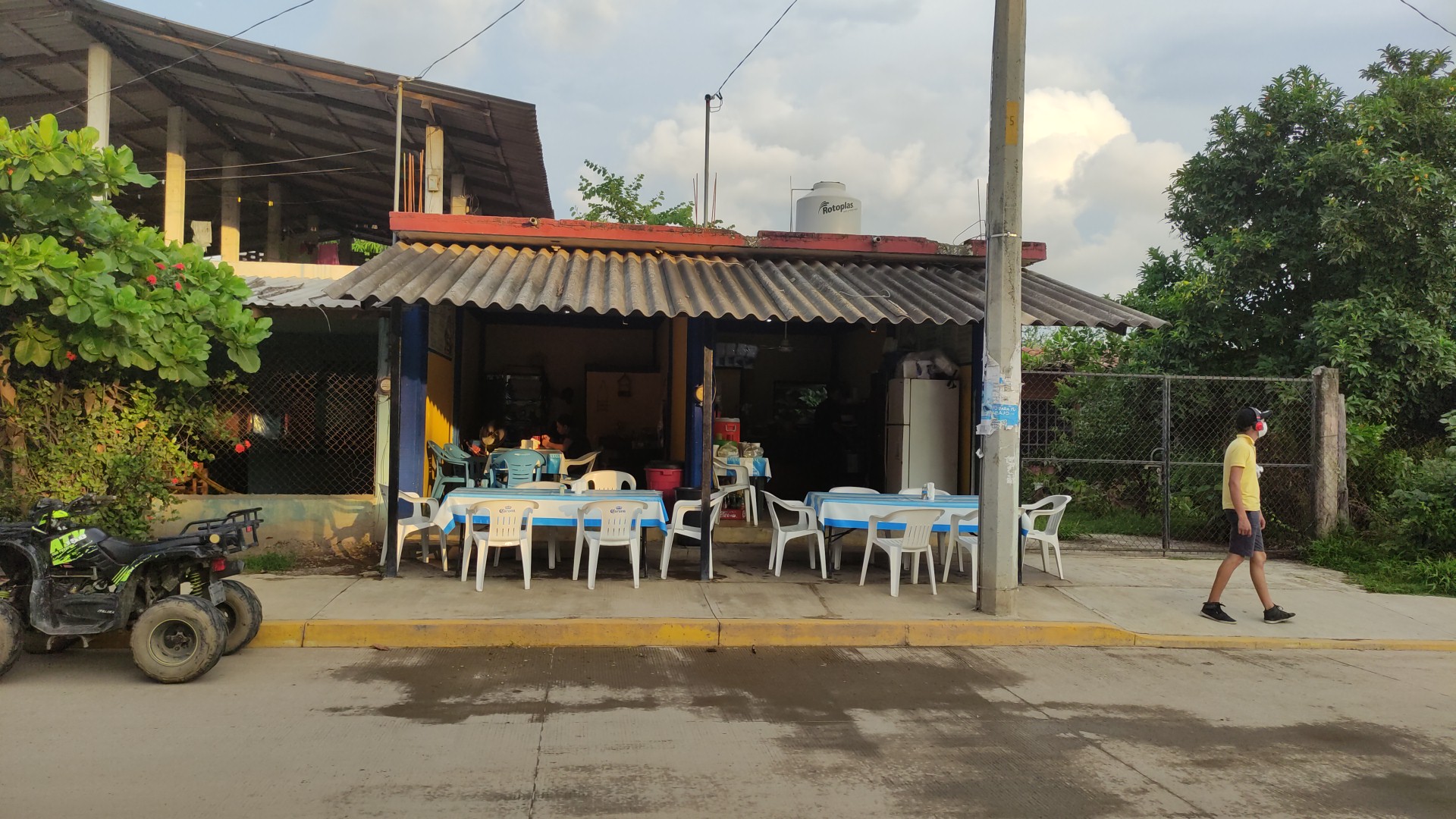 Antojitos Mexicanos "Mely & Leo" image 3