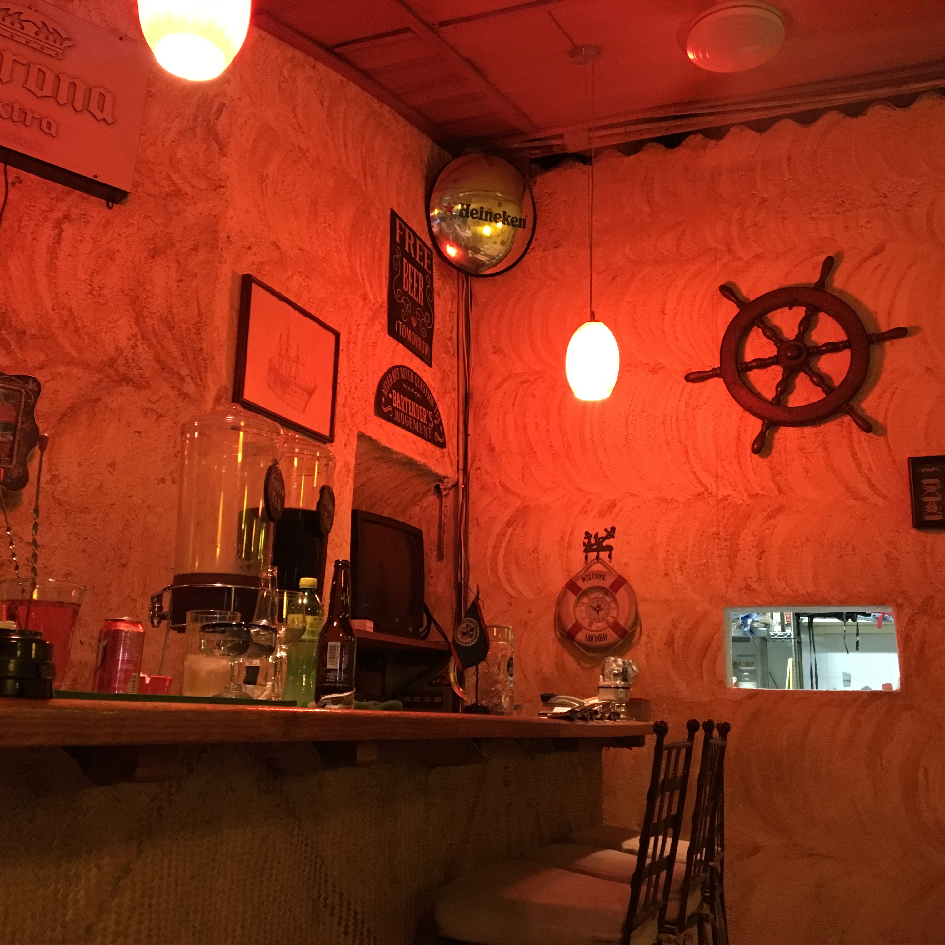 La Hija del Capitan / Bar La Playa image 7