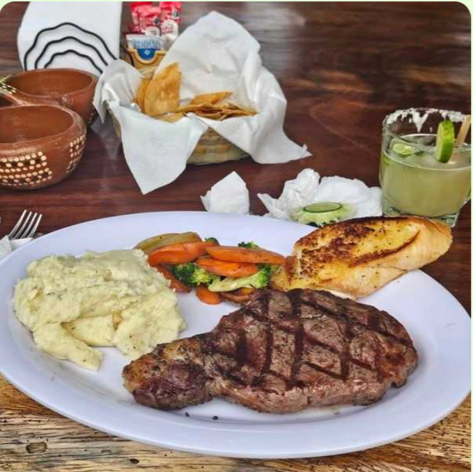 Heliconias Restaurant image 2