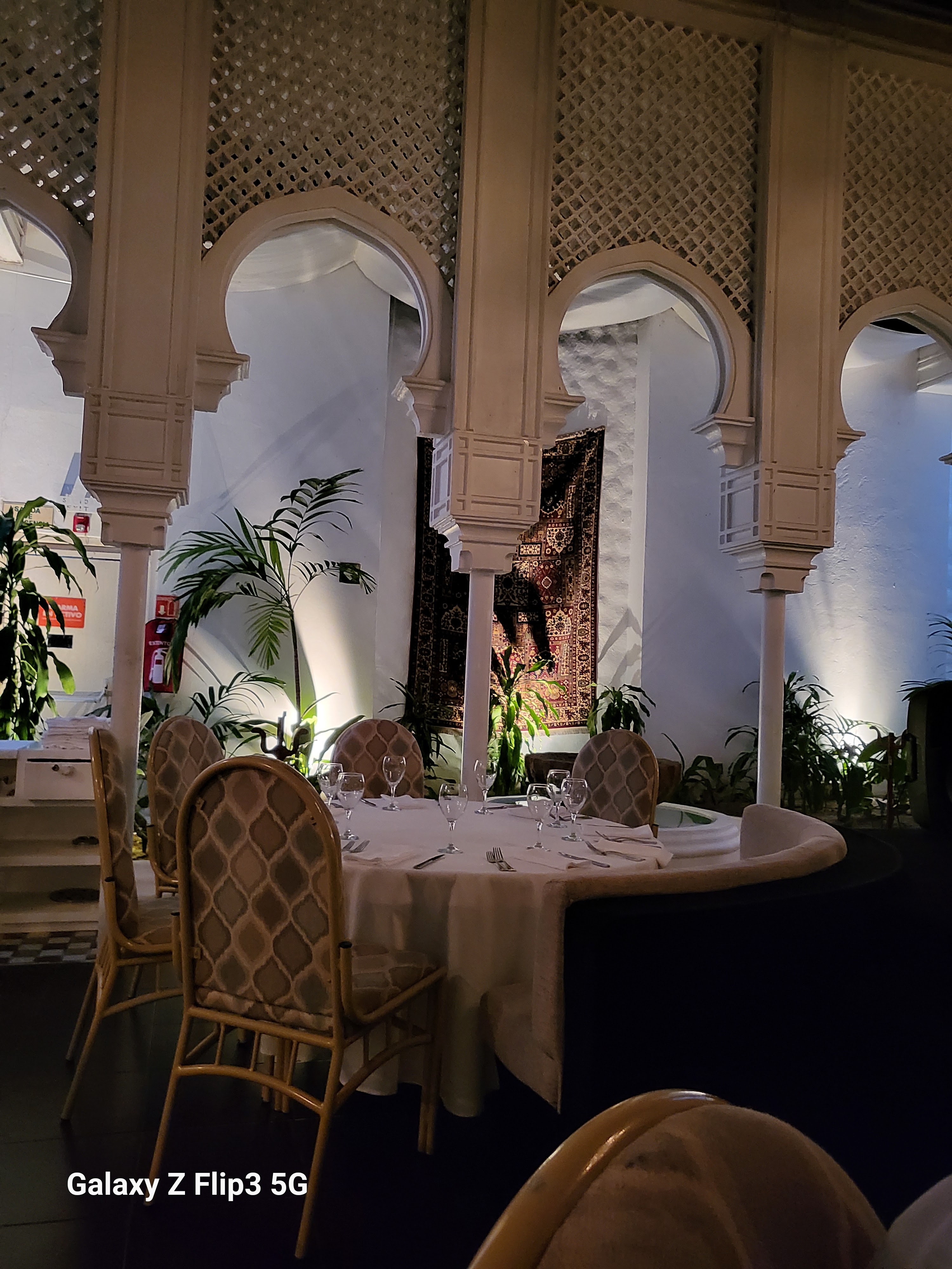 Bogart's Bar & Restaurant image 6