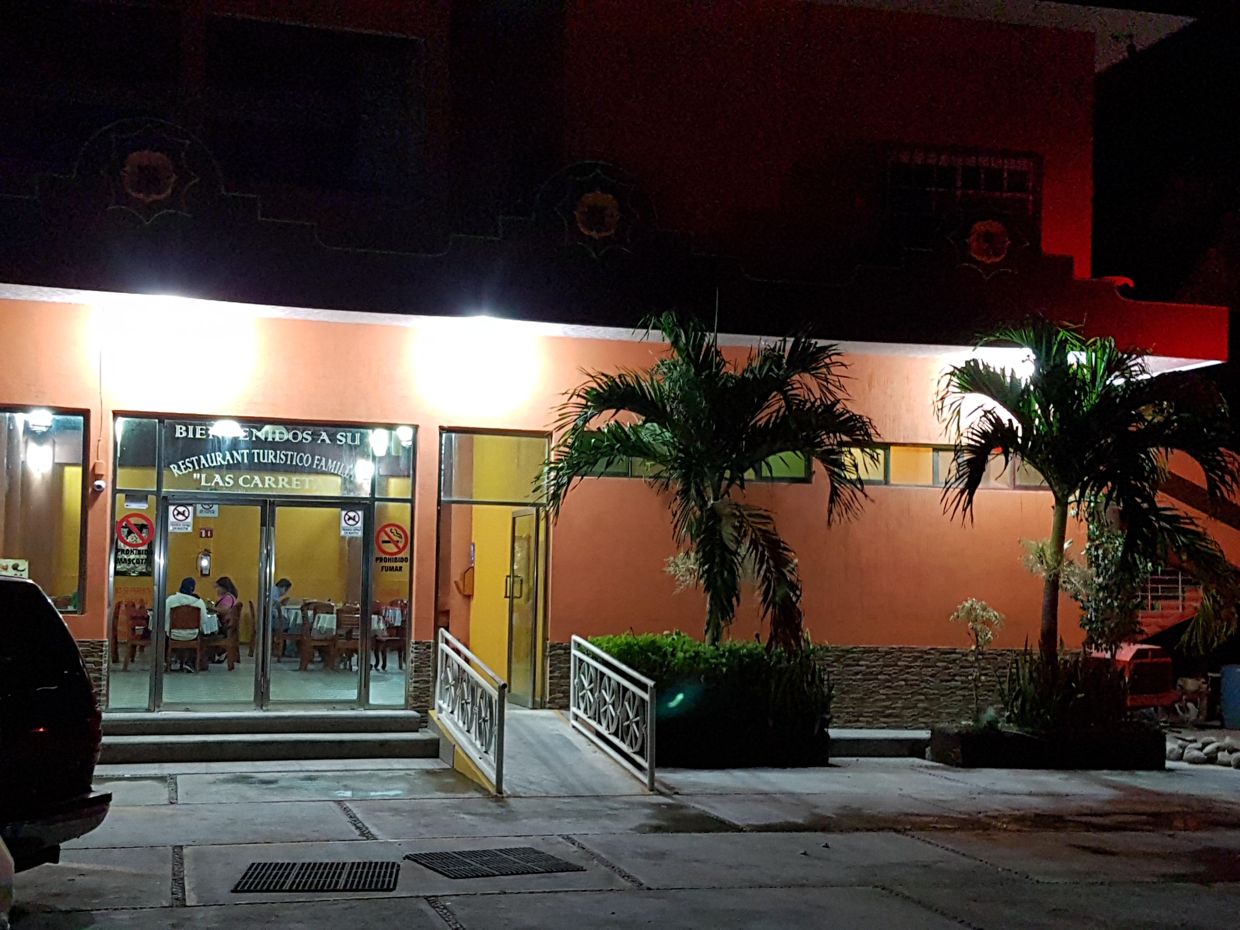 Las Carretas image 1