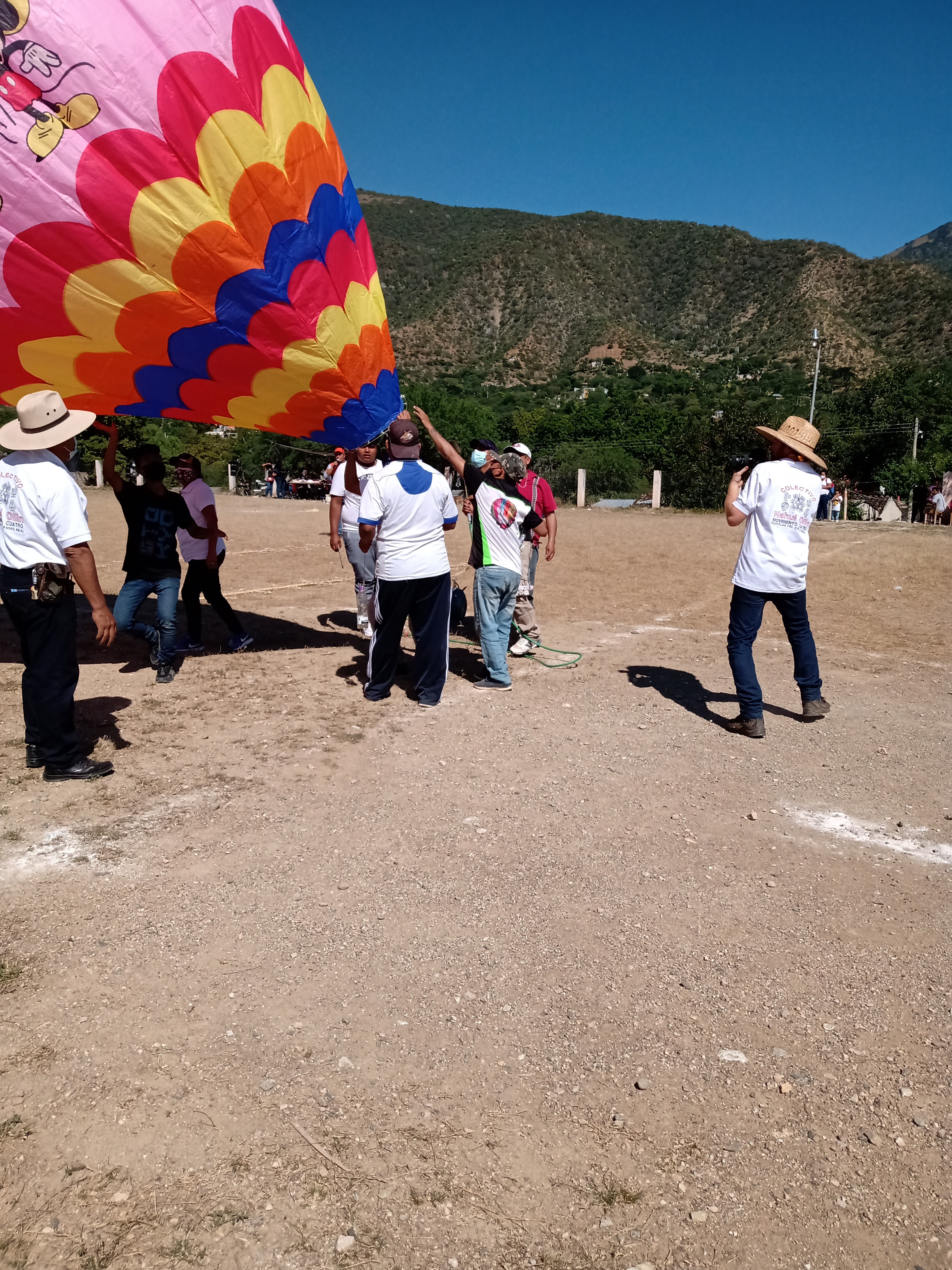 Marisqueria Mar Y Tierra De Alvarado' S image 3