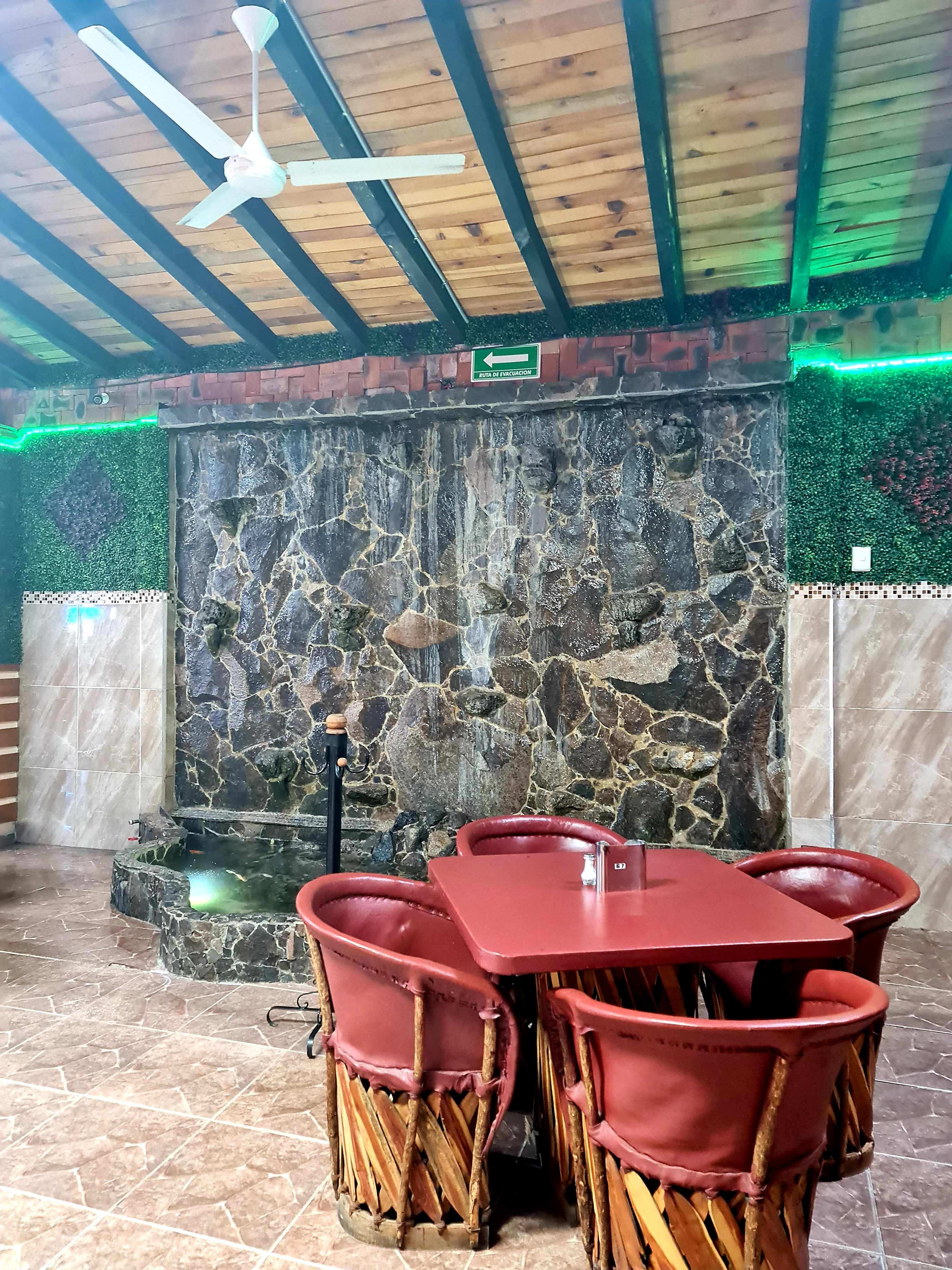 Fernandos Buffet image 6