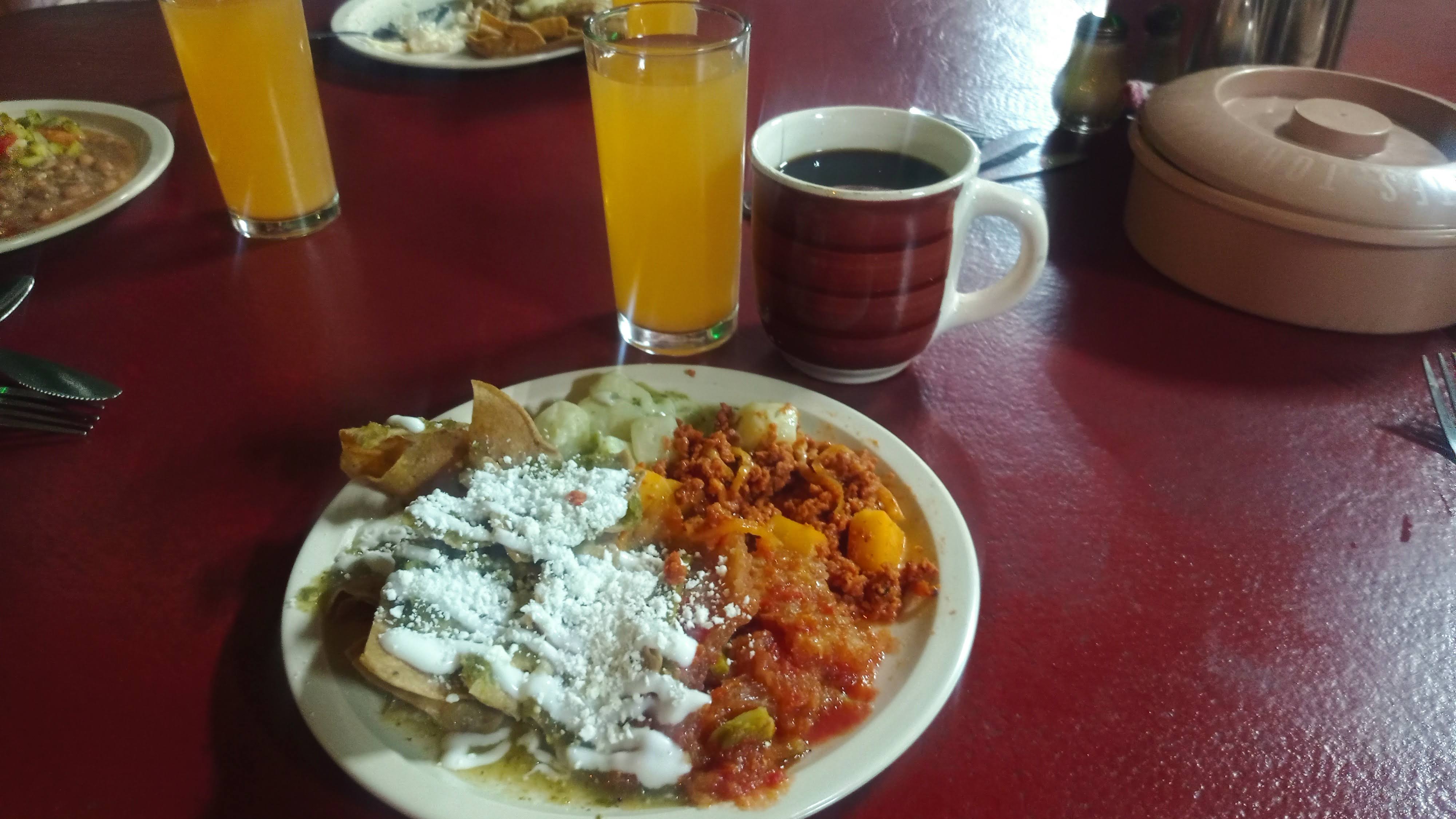 Fernandos Buffet image 8