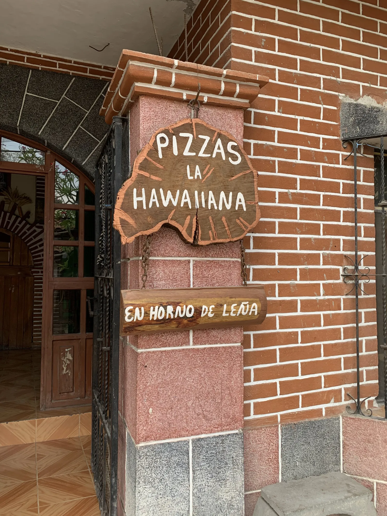 Pizzas La Hawaiiana image 1